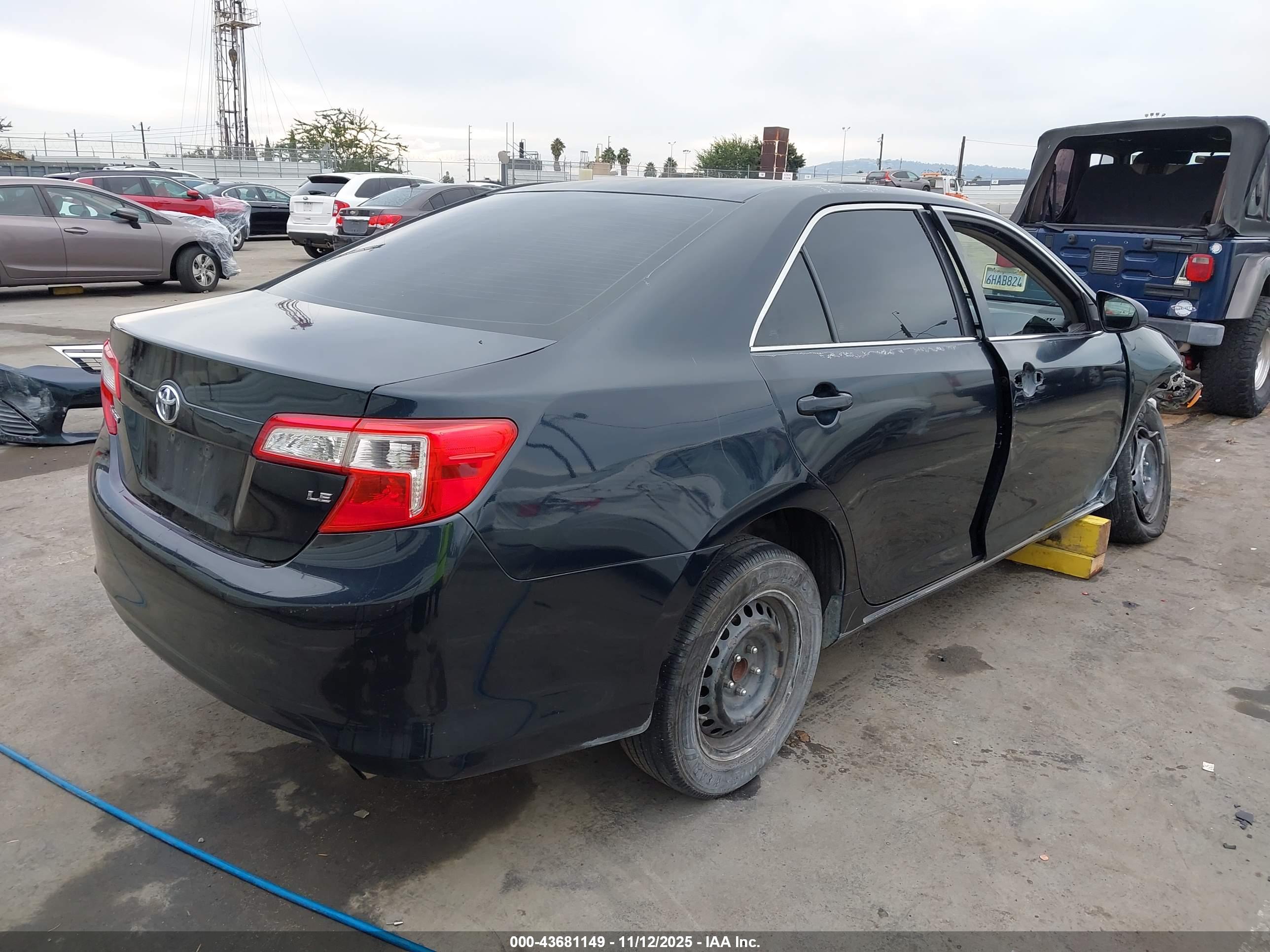 TOYOTA CAMRY image 4