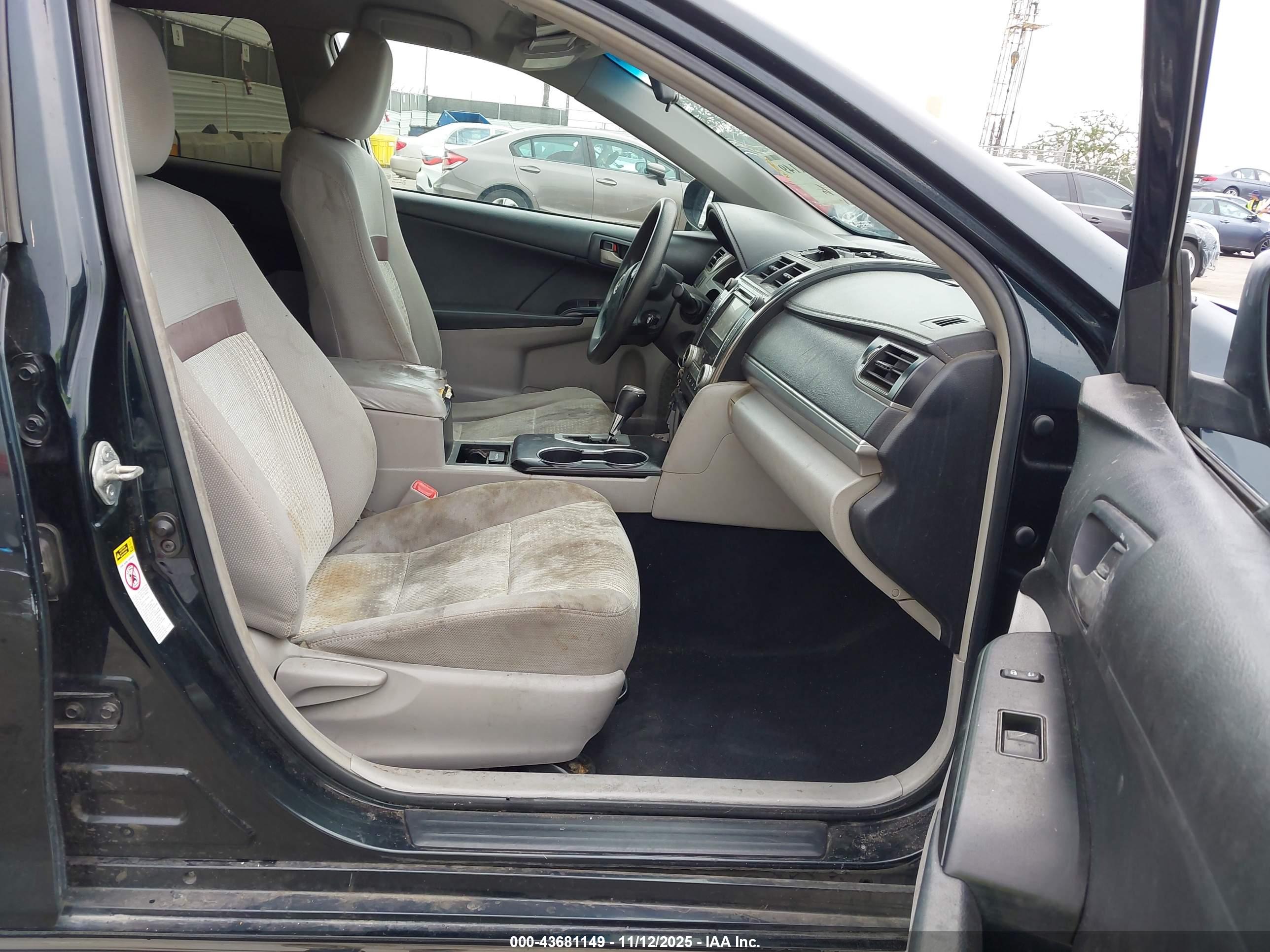 TOYOTA CAMRY image 5