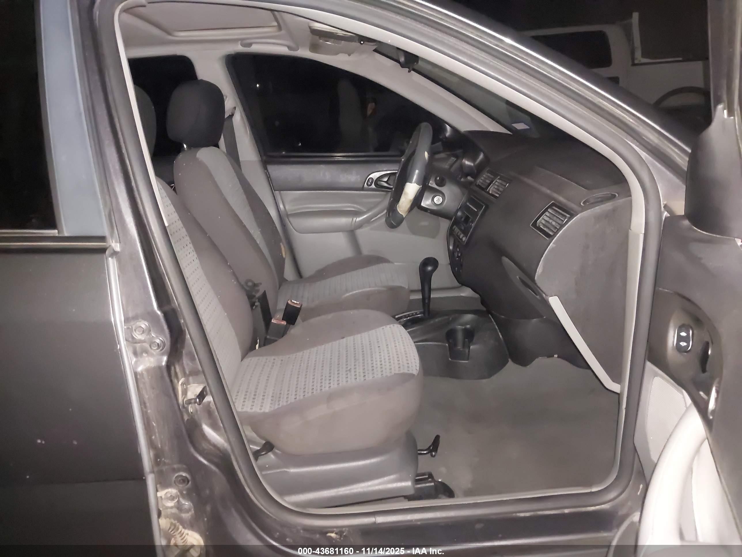 FORD FOCUS image 5