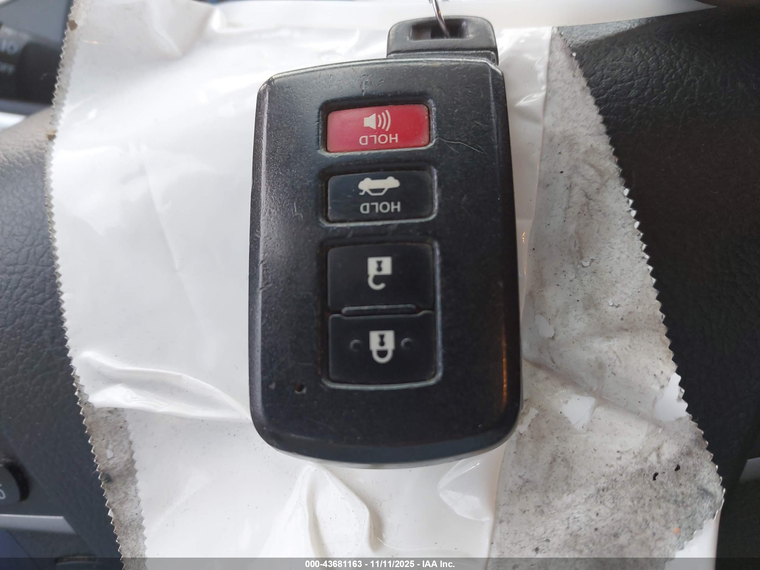 TOYOTA CAMRY image 11