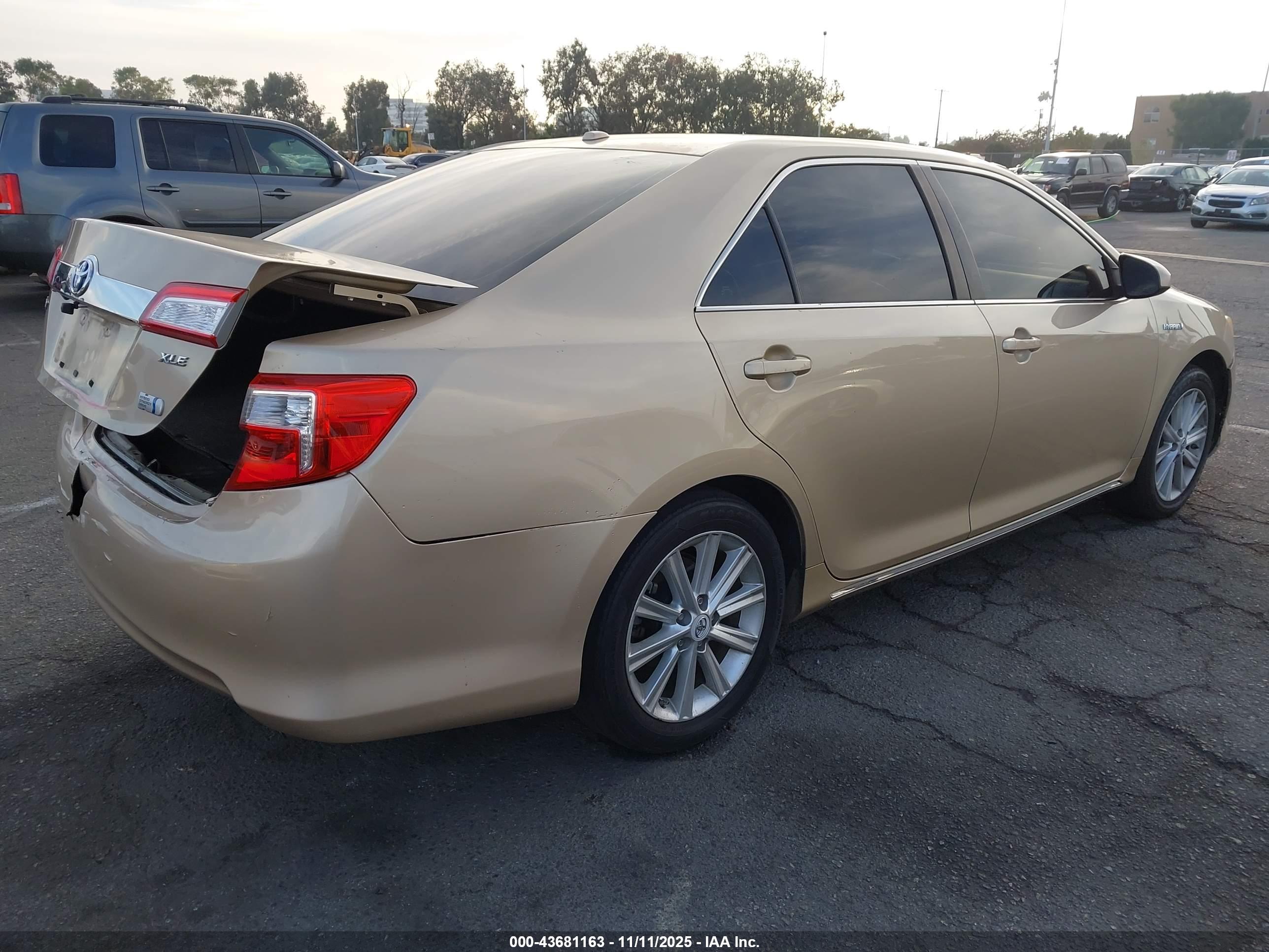 TOYOTA CAMRY image 4