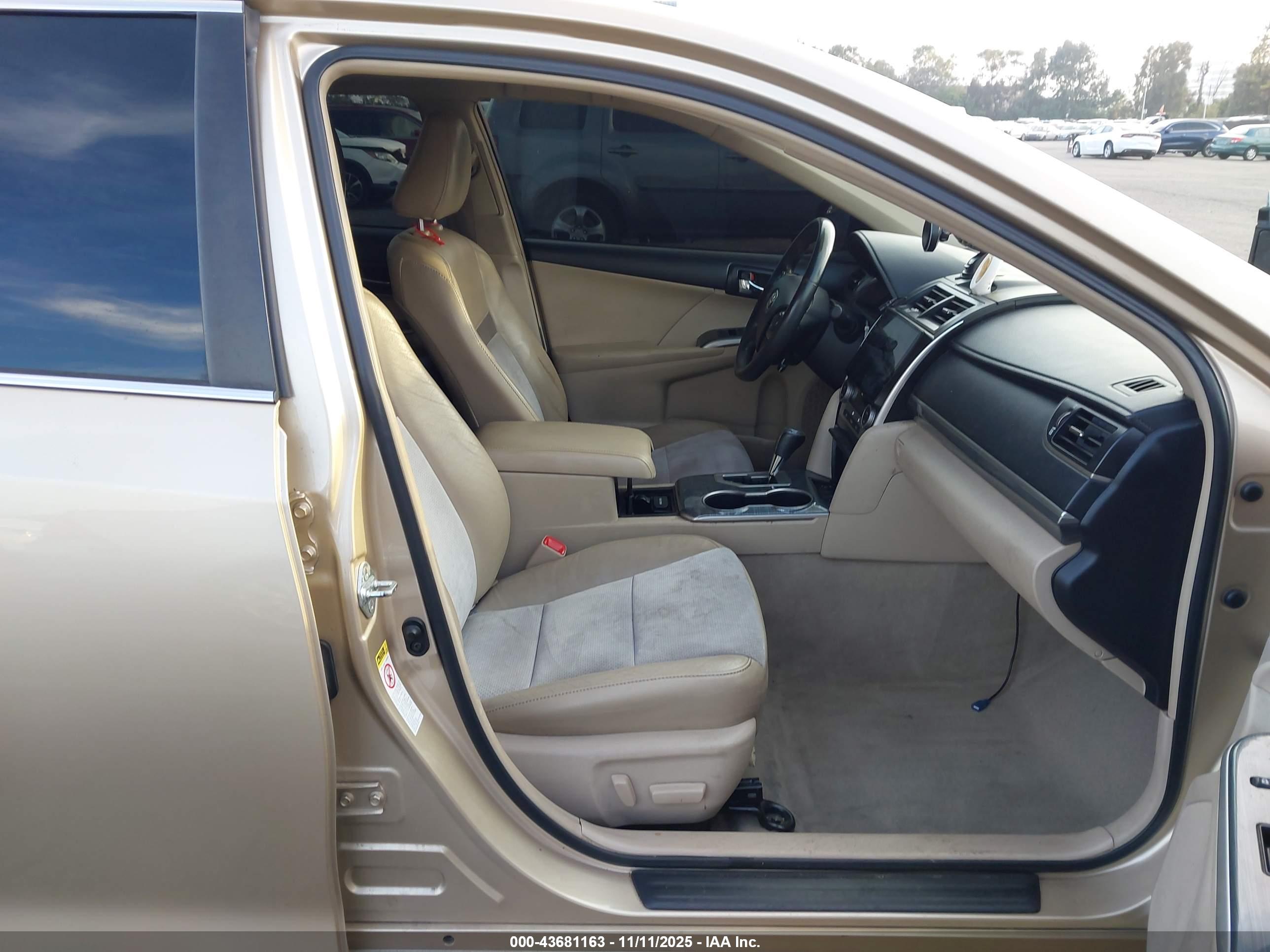 TOYOTA CAMRY image 5
