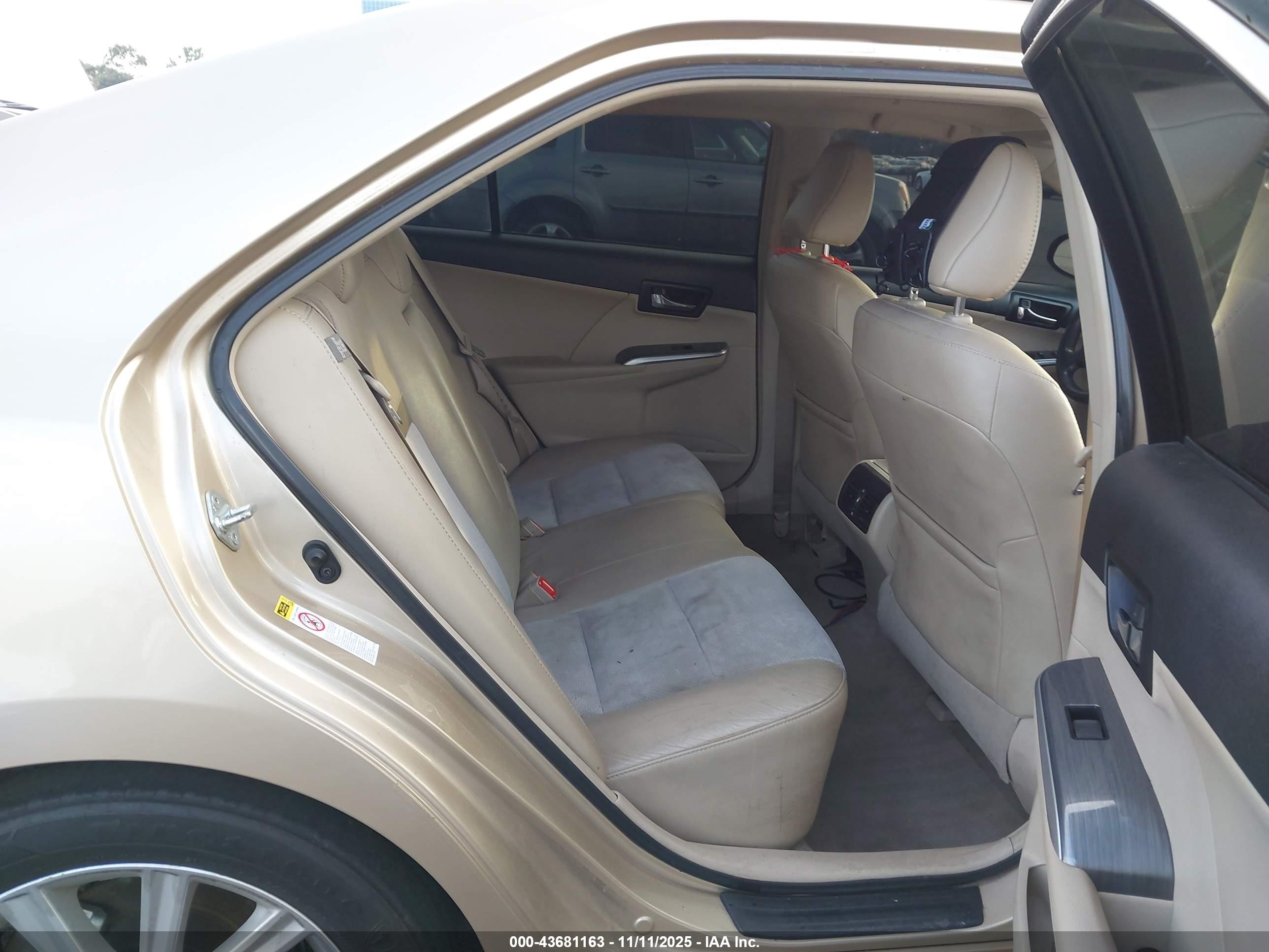 TOYOTA CAMRY image 8
