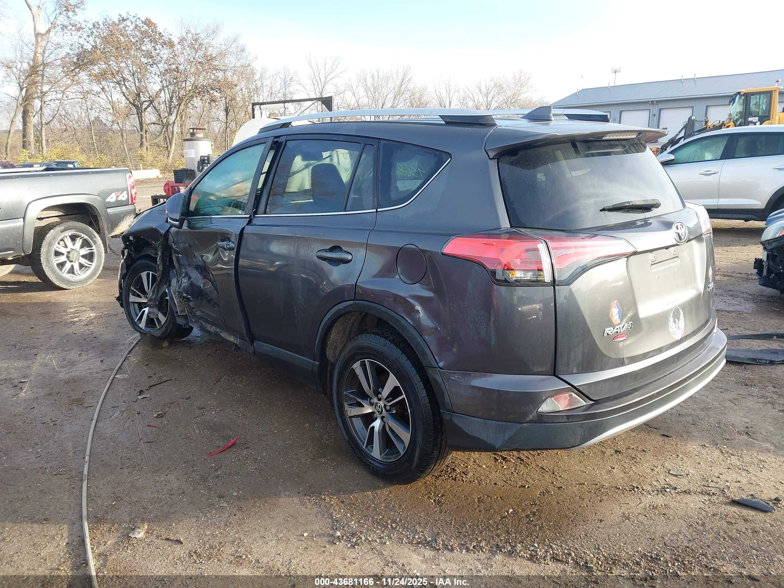 TOYOTA RAV4 image 3