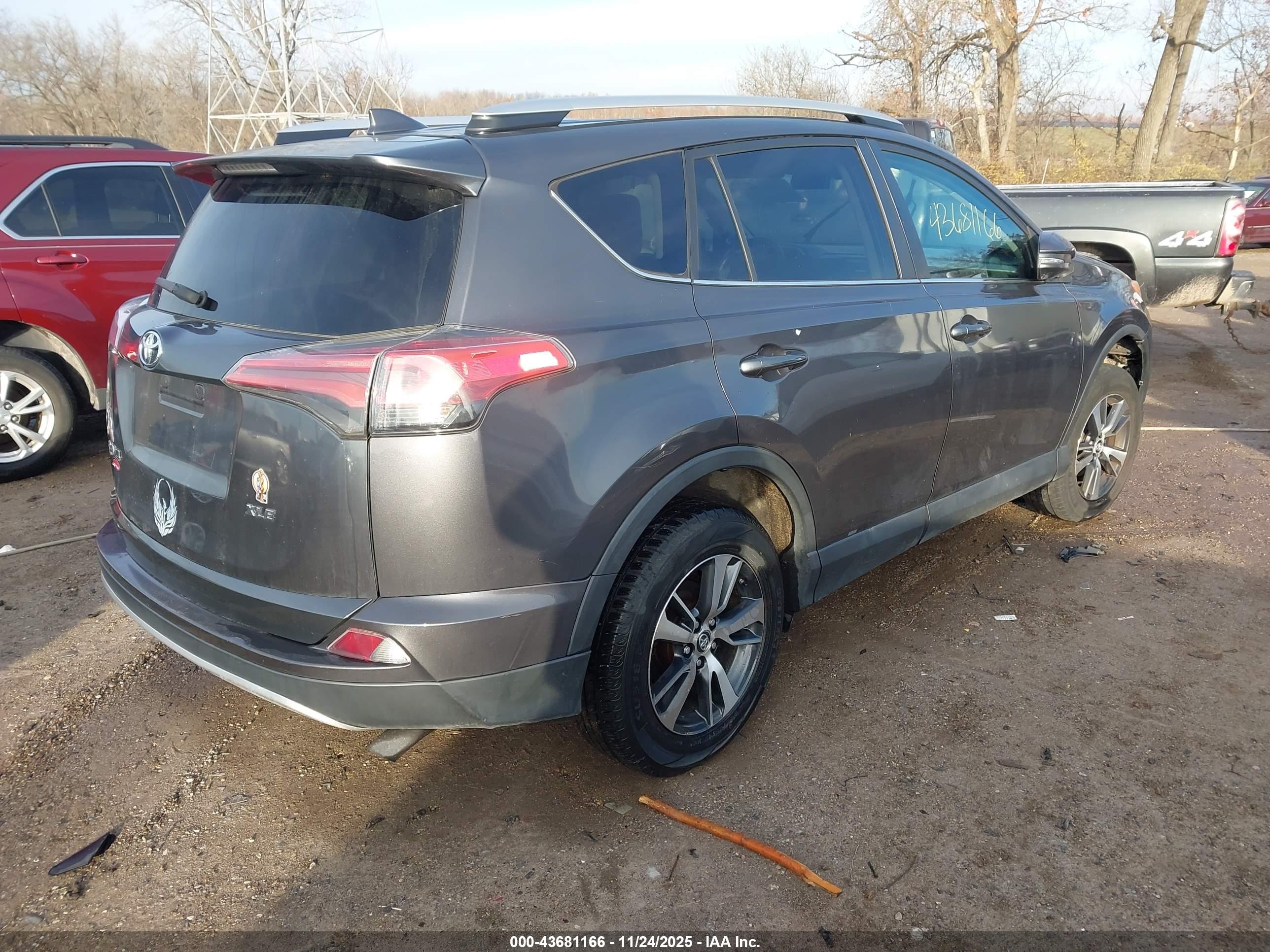 TOYOTA RAV4 image 4