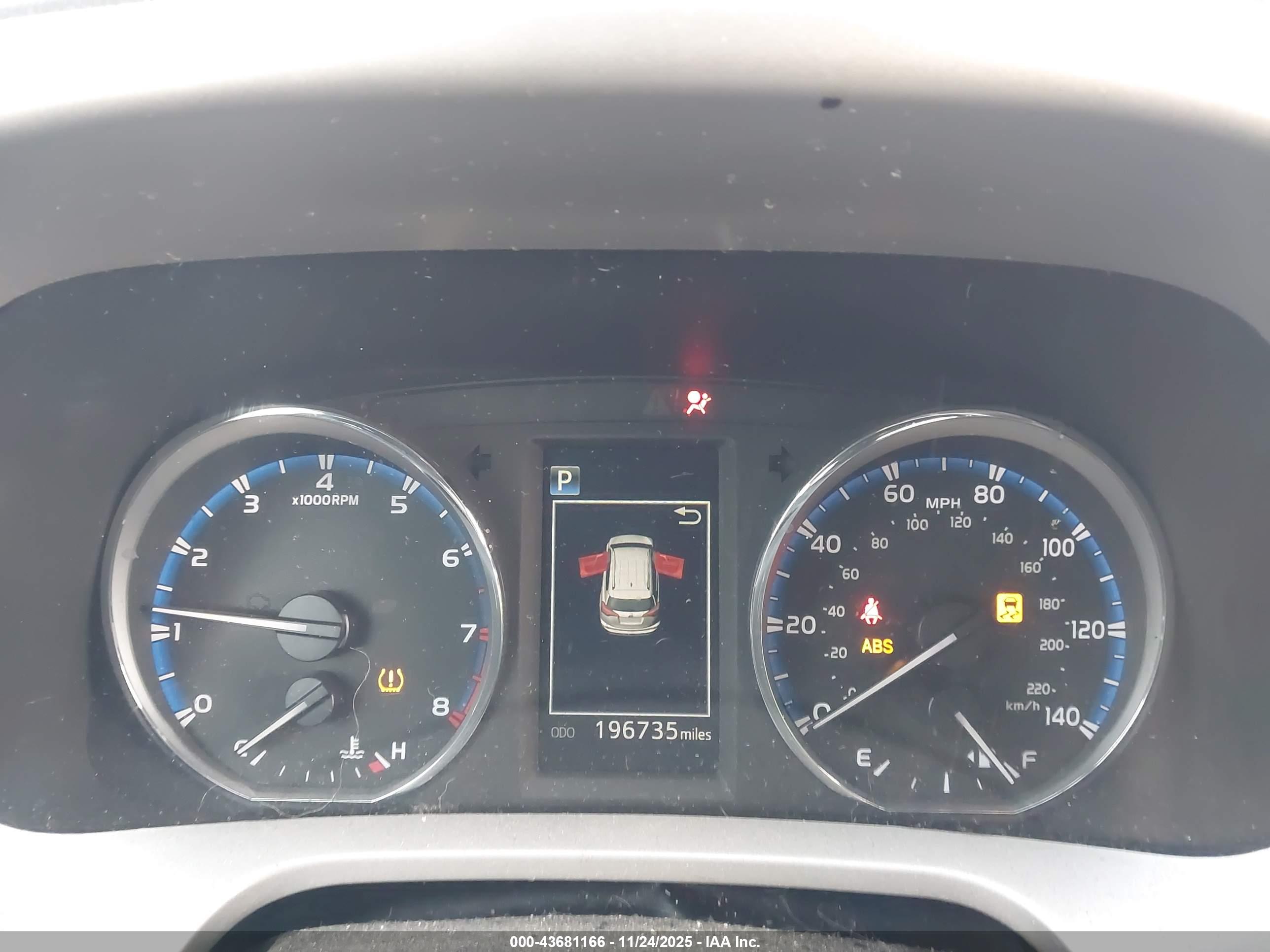 TOYOTA RAV4 image 7
