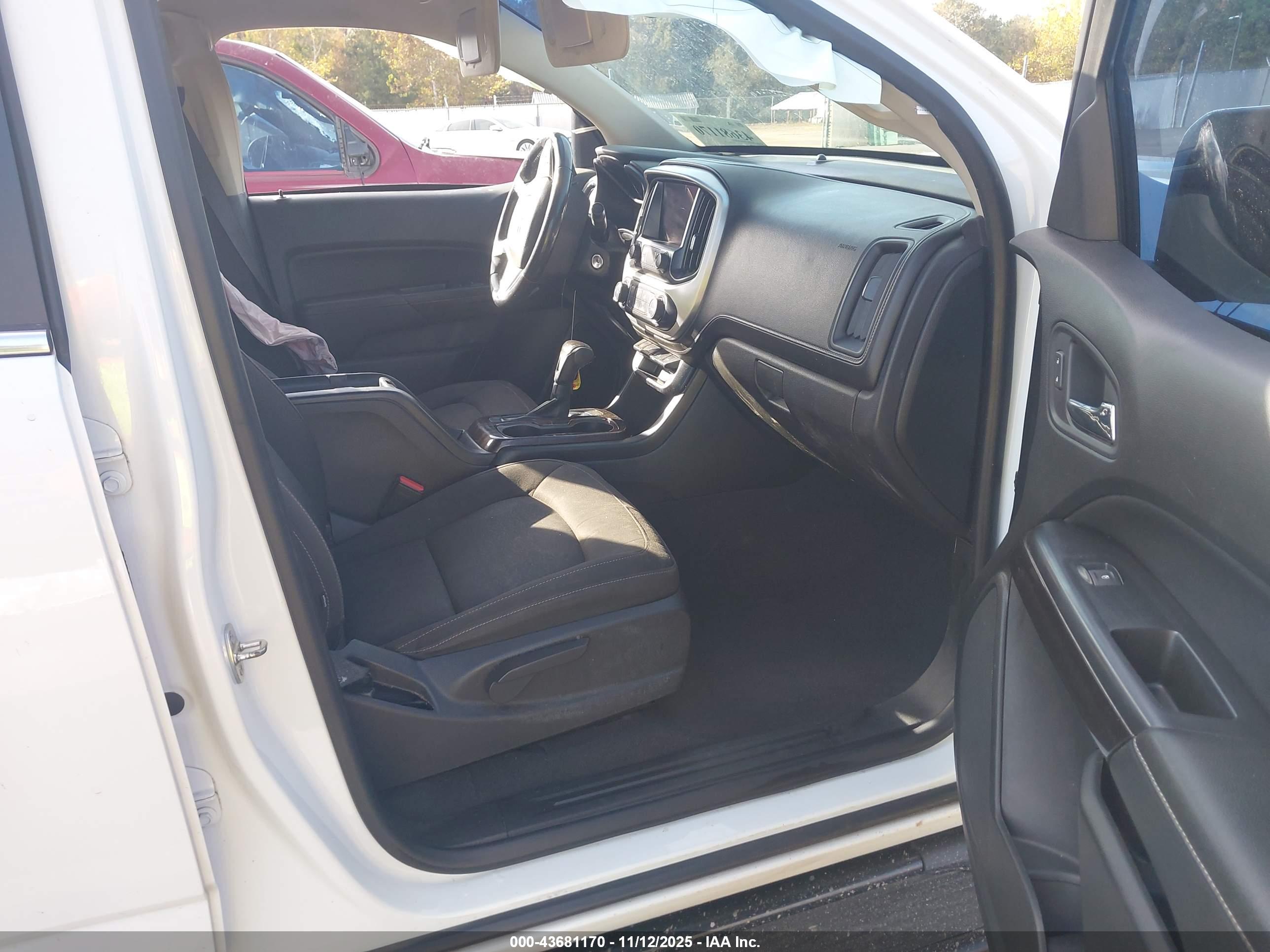 GMC CANYON image 5