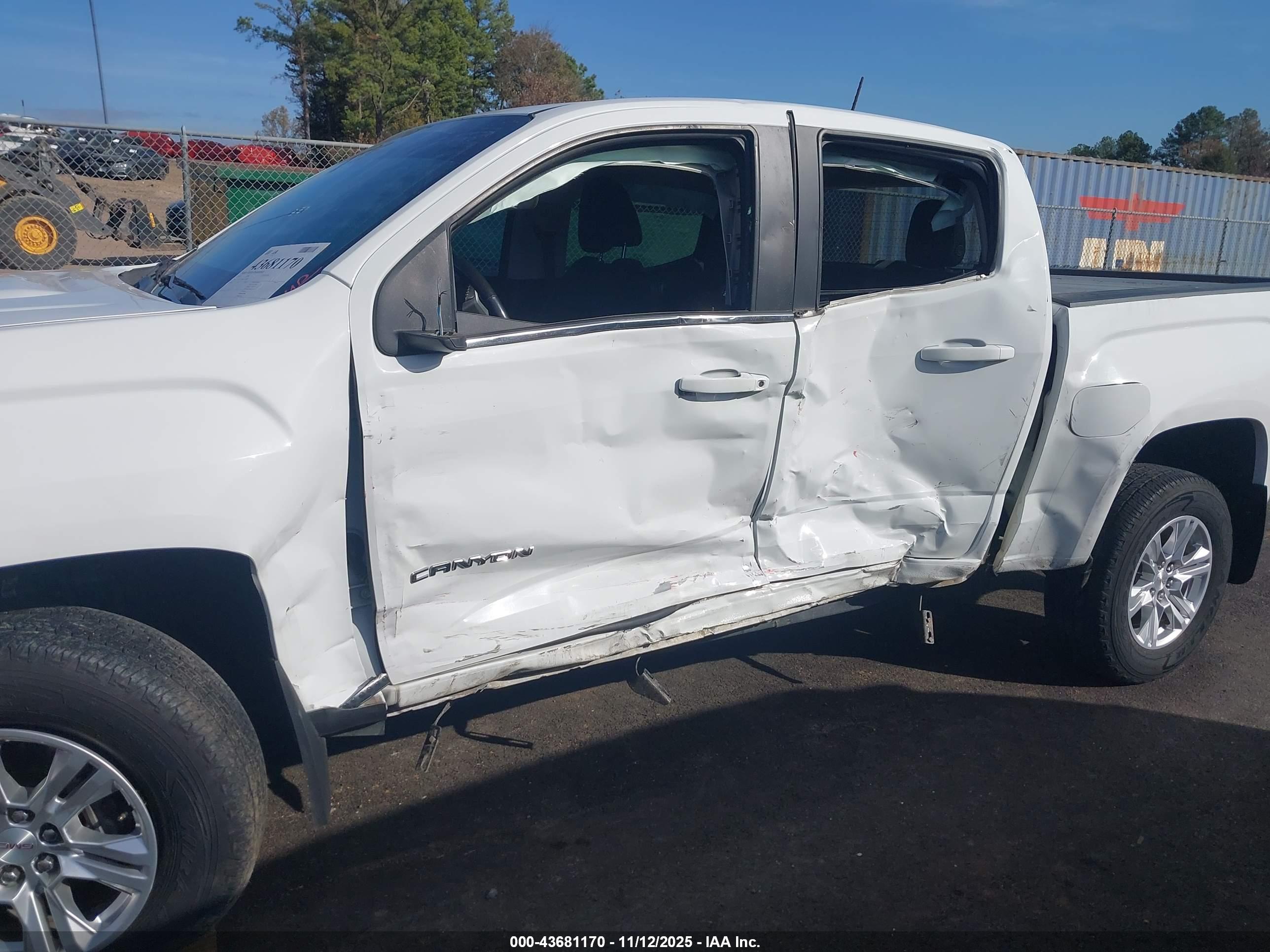 GMC CANYON image 6