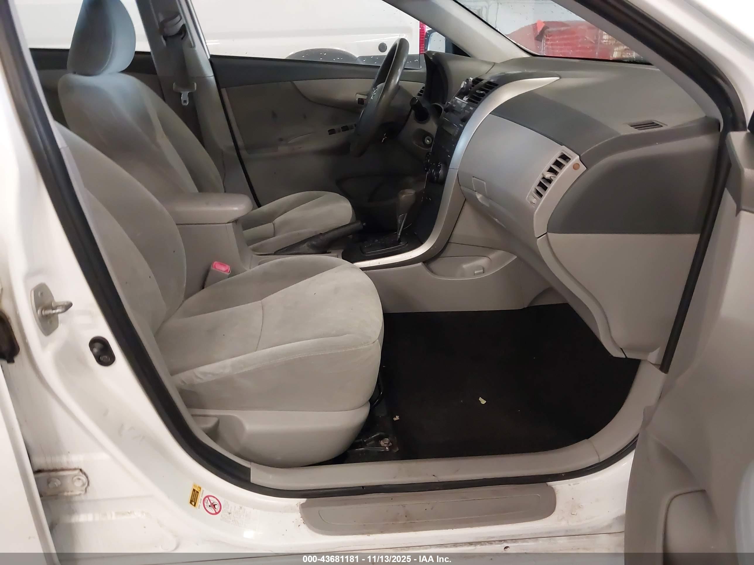 TOYOTA COROLLA image 5