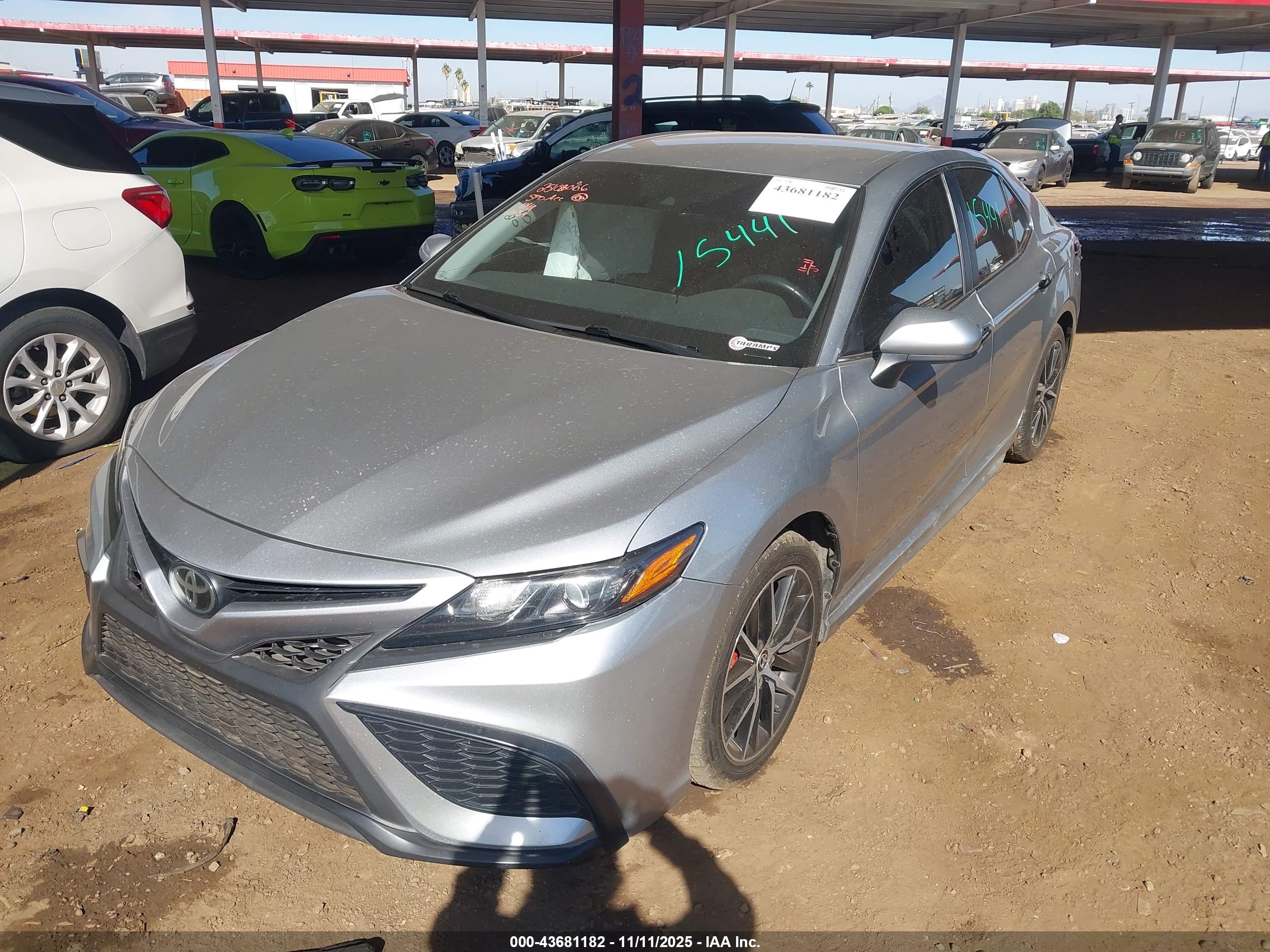 TOYOTA CAMRY image 2
