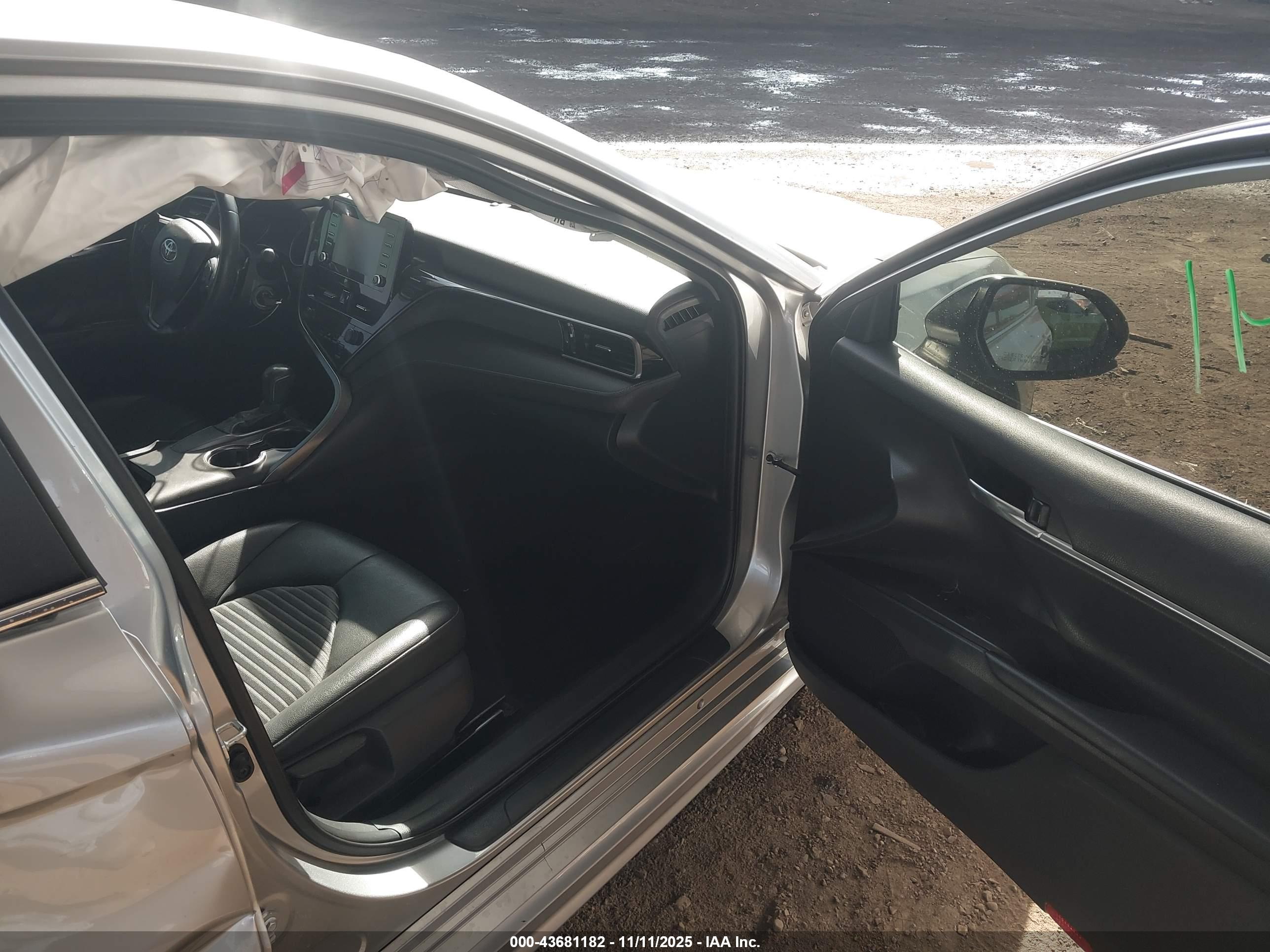 TOYOTA CAMRY image 5