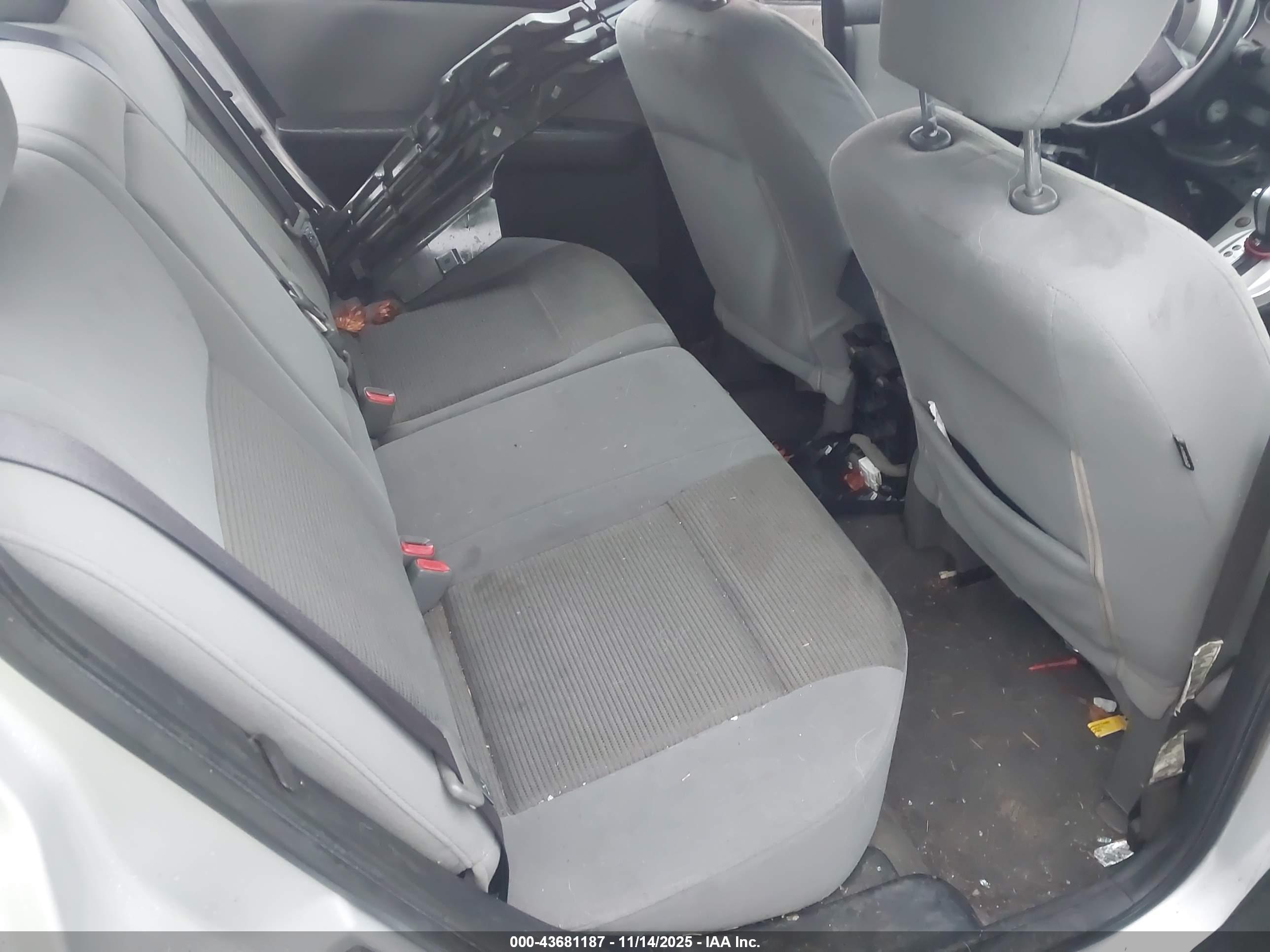 NISSAN SENTRA image 8
