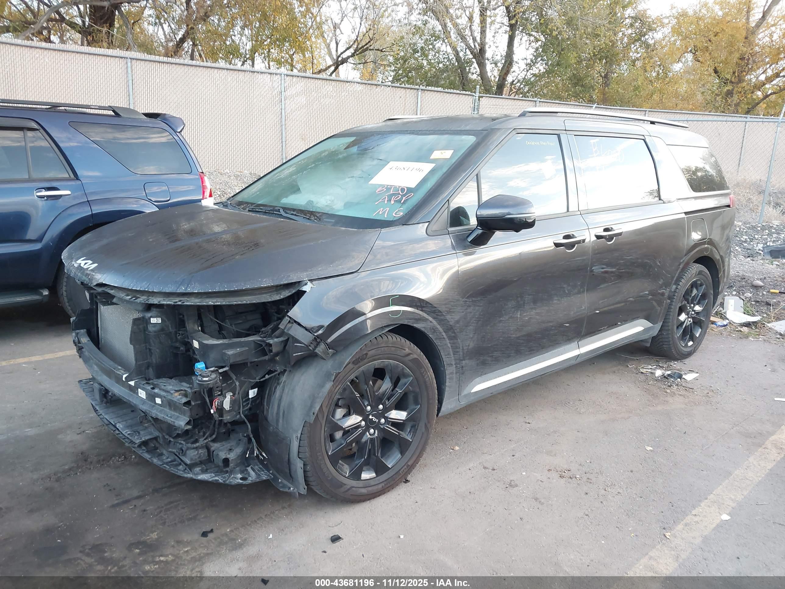 KIA CARNIVAL image 2