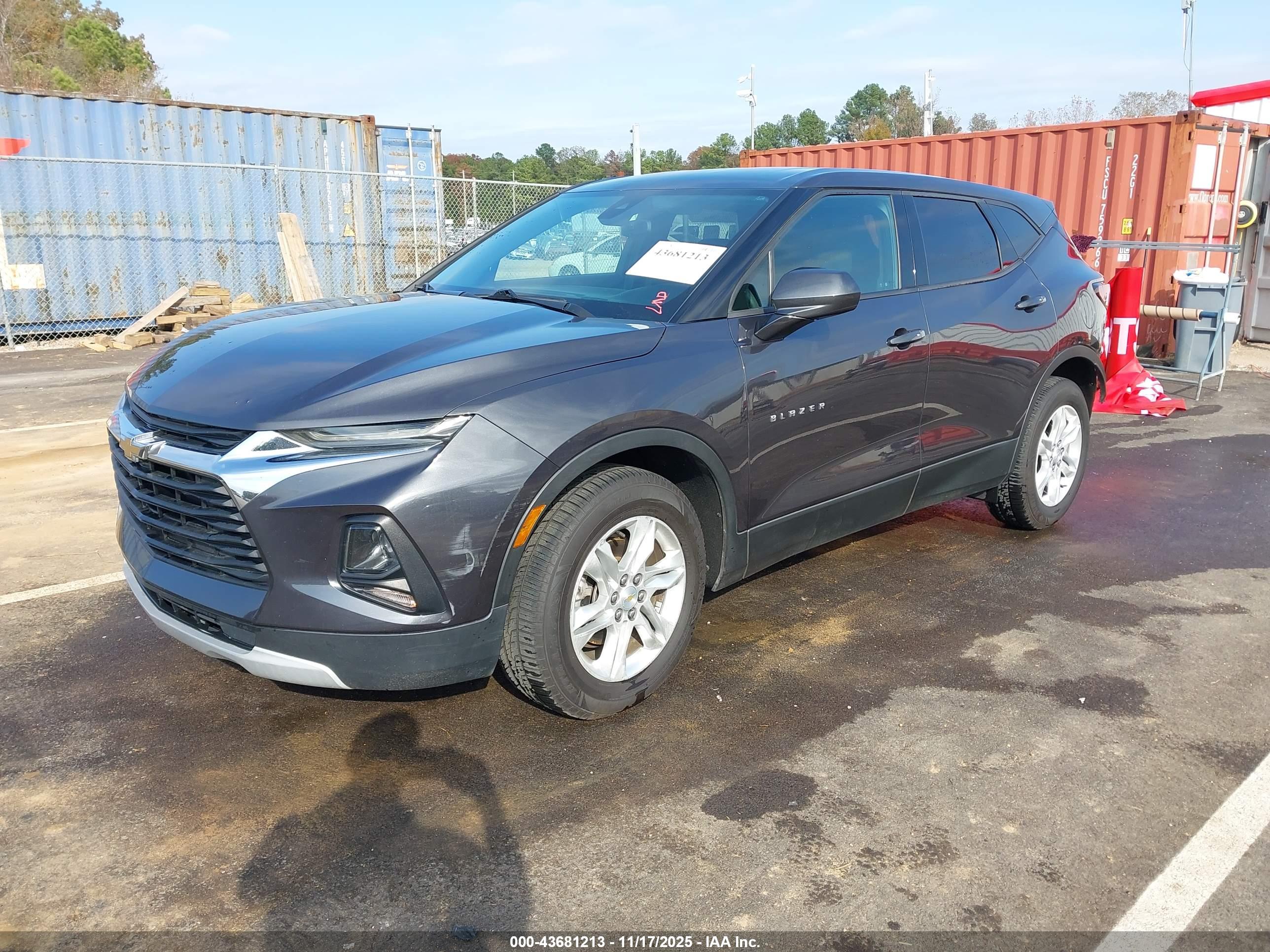 CHEVROLET BLAZER image 2