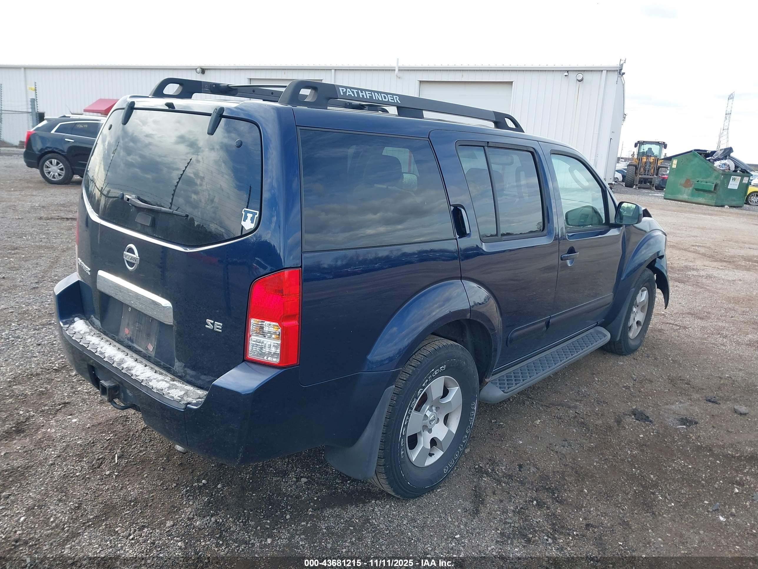 NISSAN PATHFINDER image 4