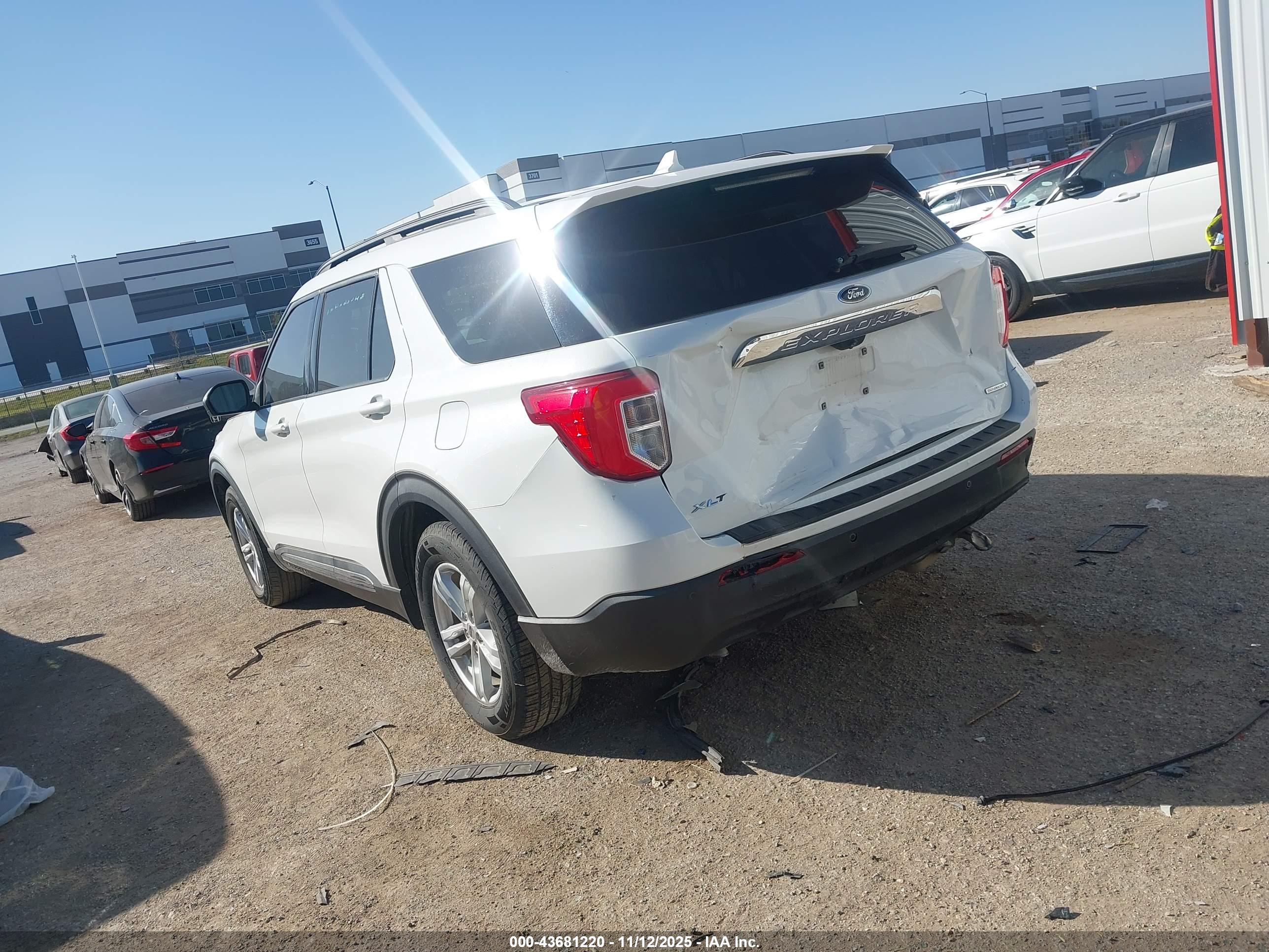 FORD EXPLORER image 3