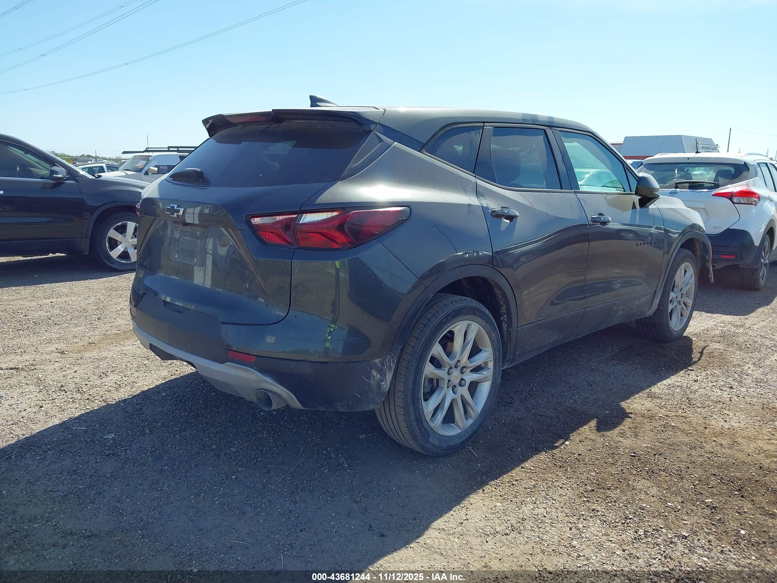 CHEVROLET BLAZER image 4