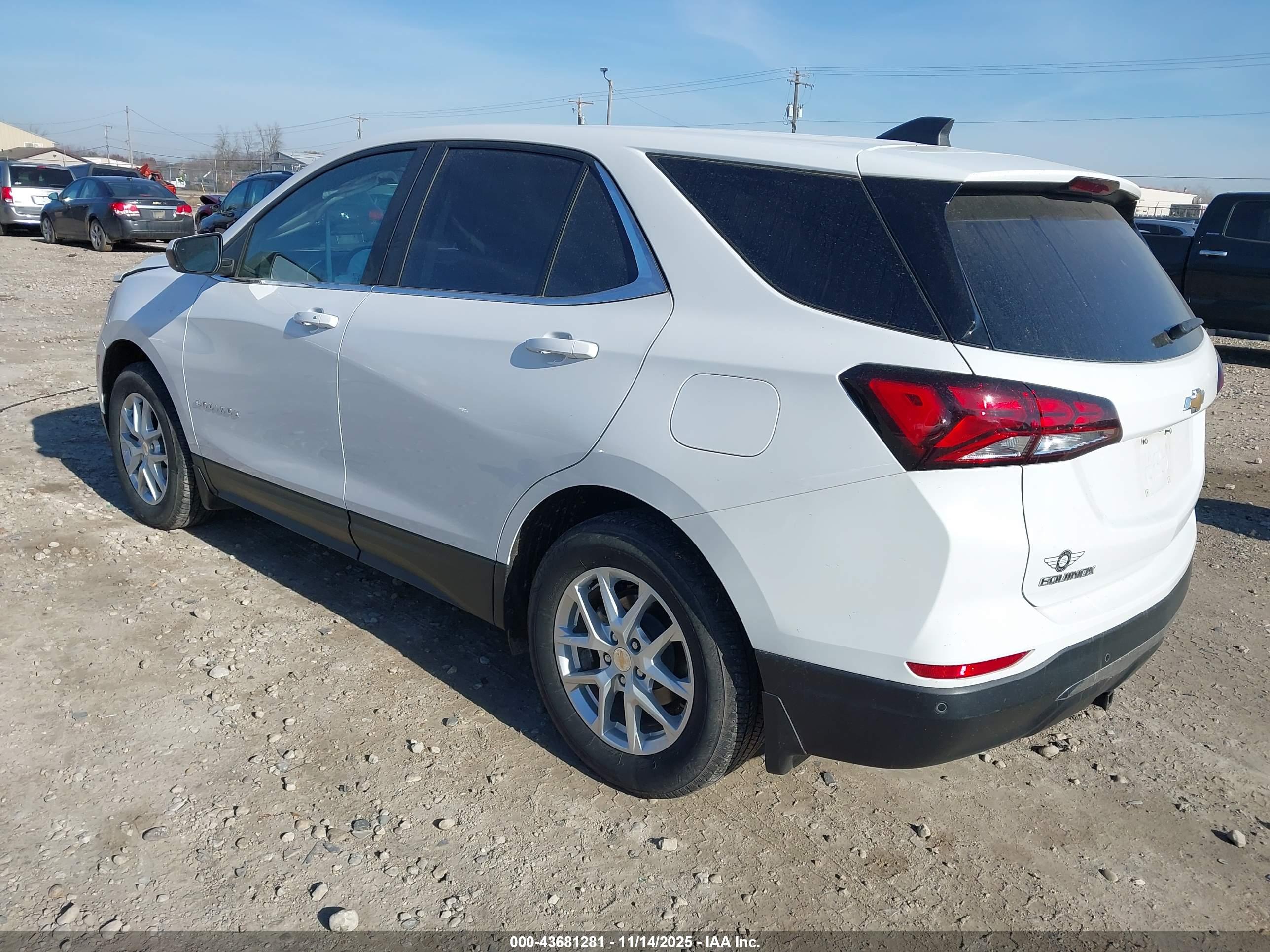 CHEVROLET EQUINOX image 3