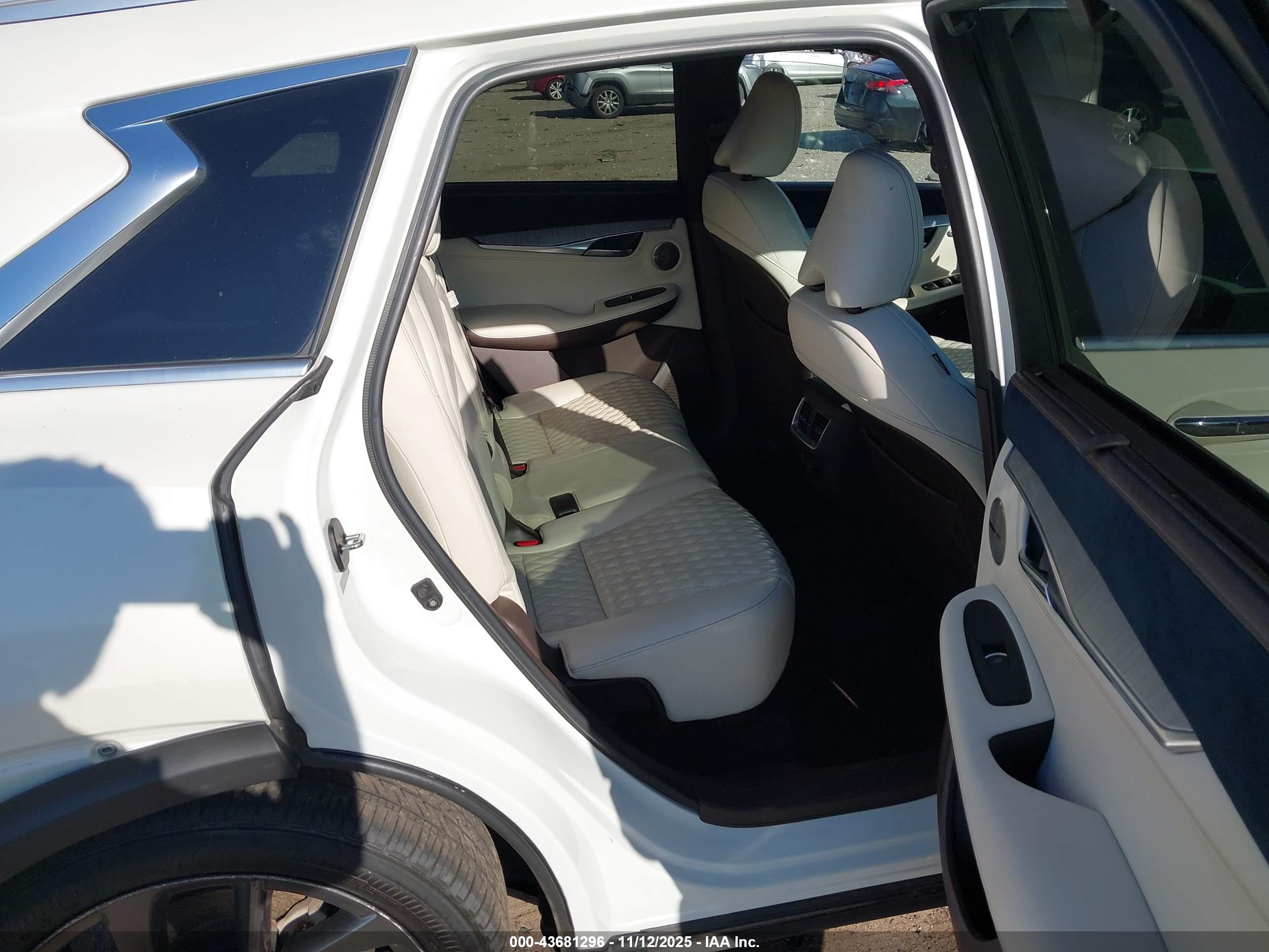 INFINITI QX50 image 8