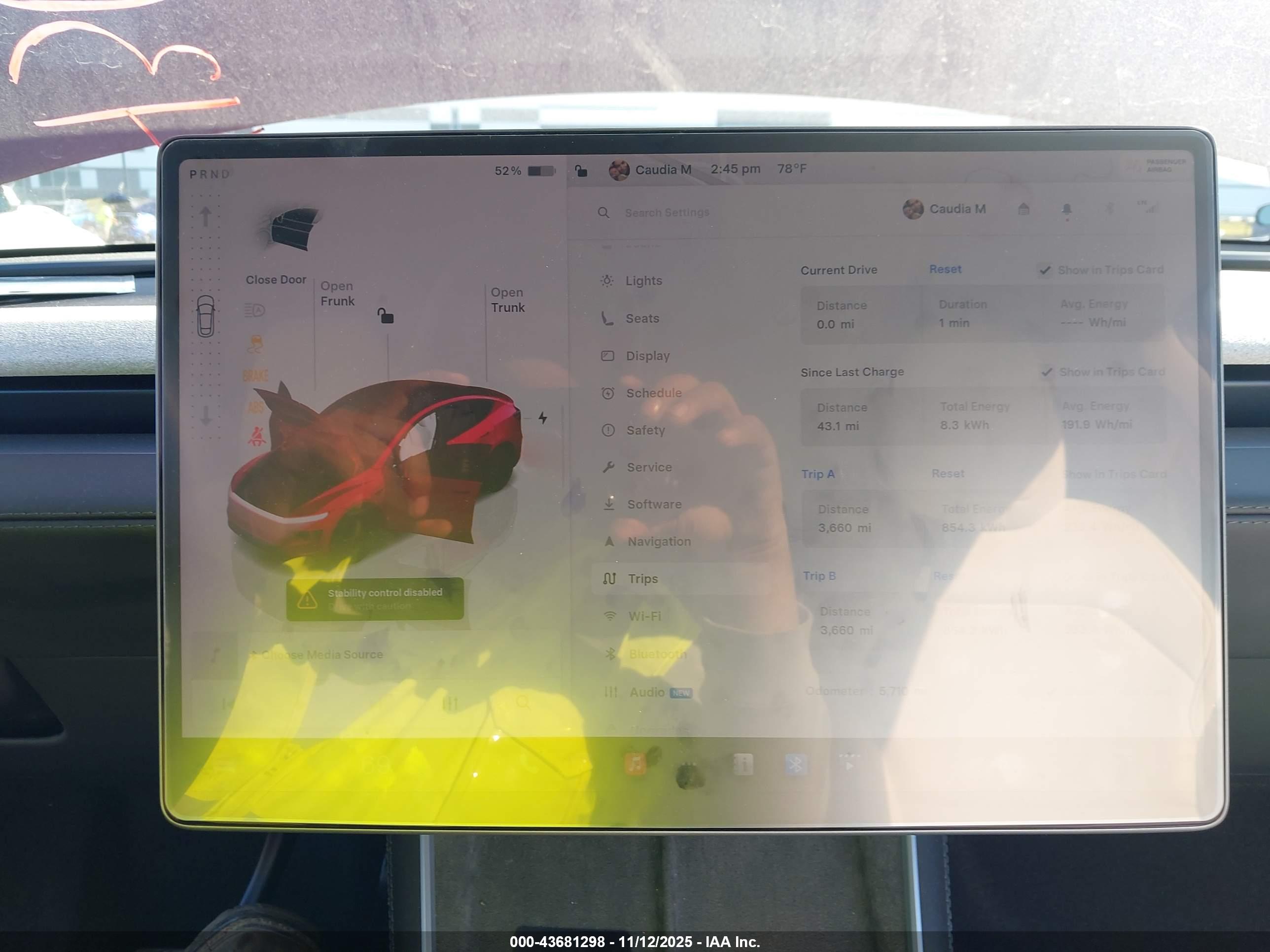 TESLA MODEL image 7