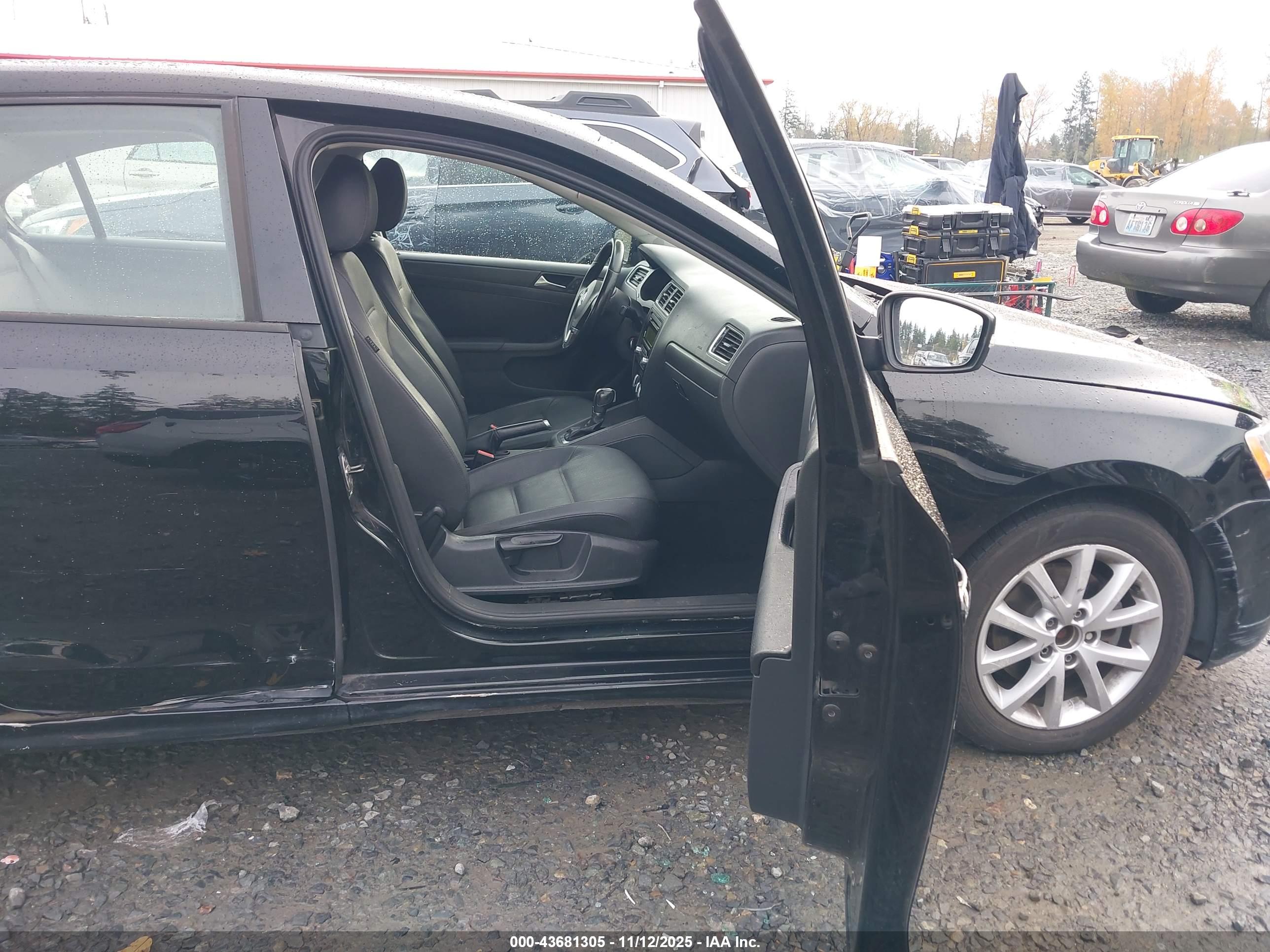 VOLKSWAGEN JETTA image 5