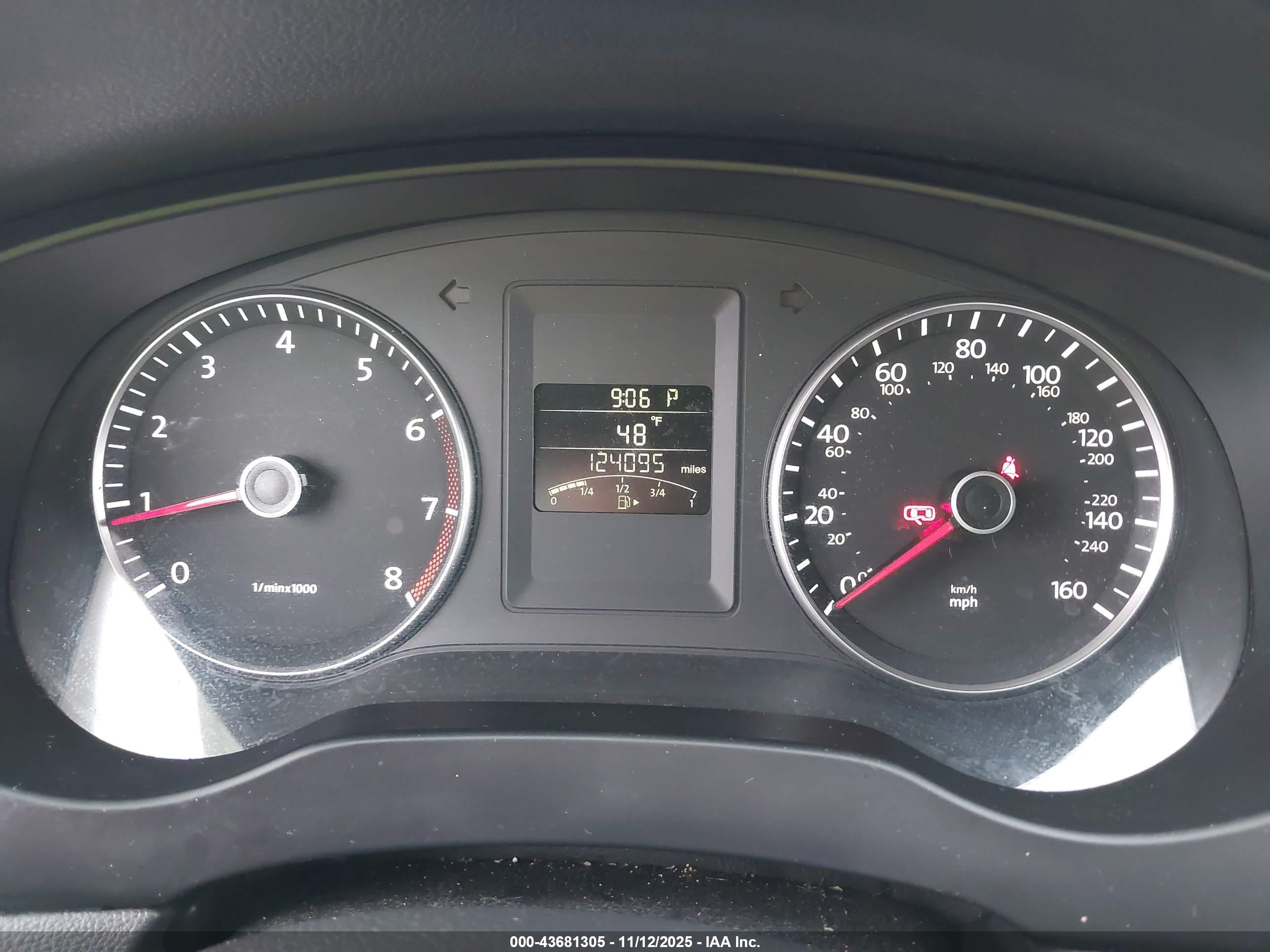VOLKSWAGEN JETTA image 7