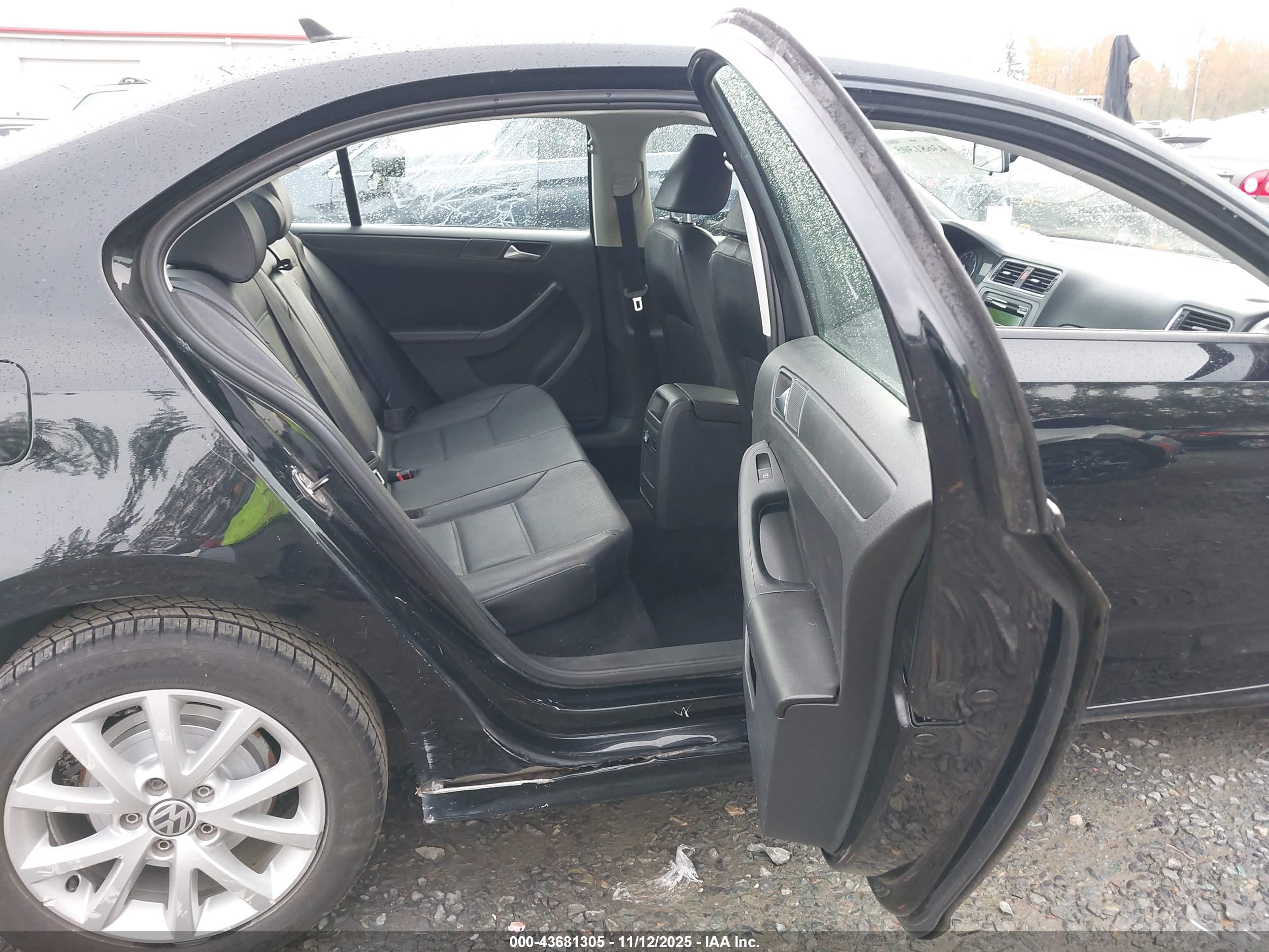 VOLKSWAGEN JETTA image 8