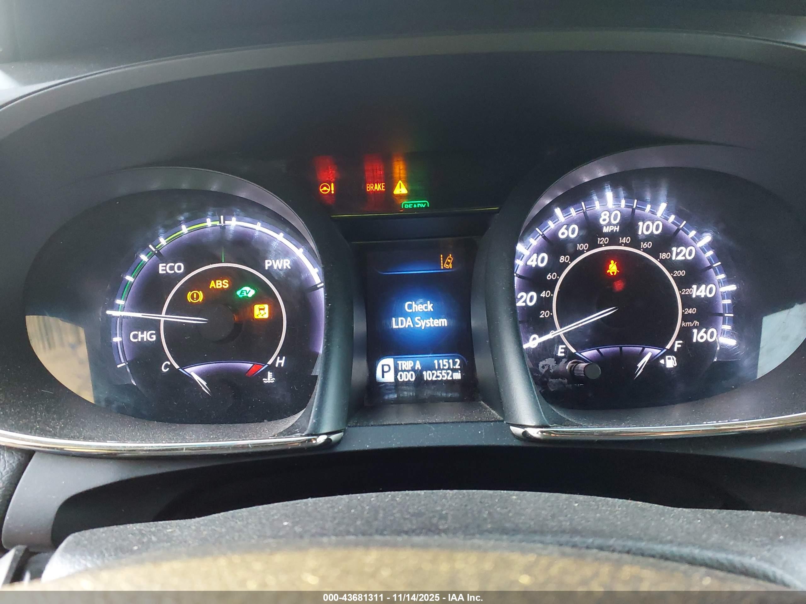 TOYOTA AVALON image 7