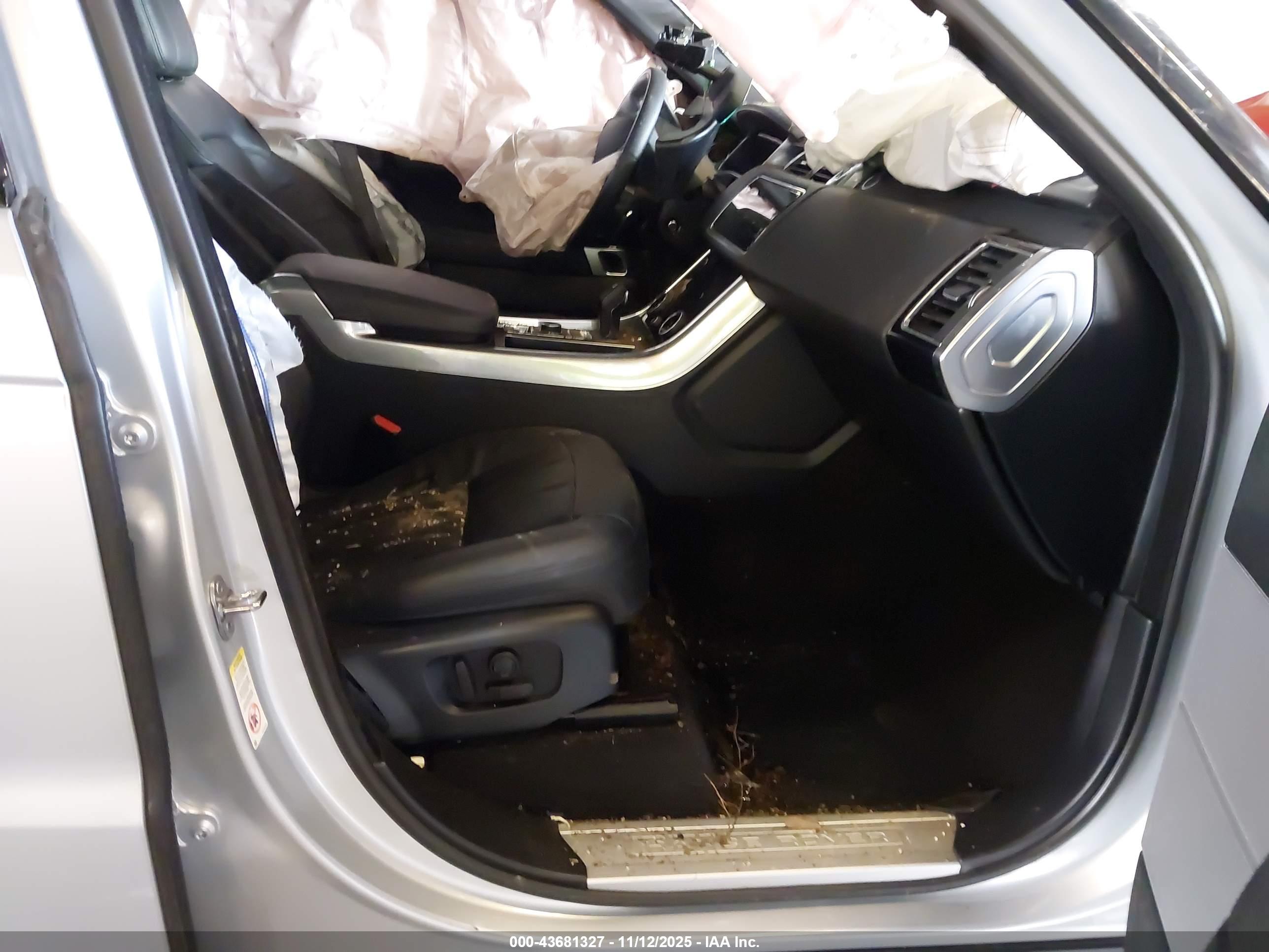 LAND ROVER image 5