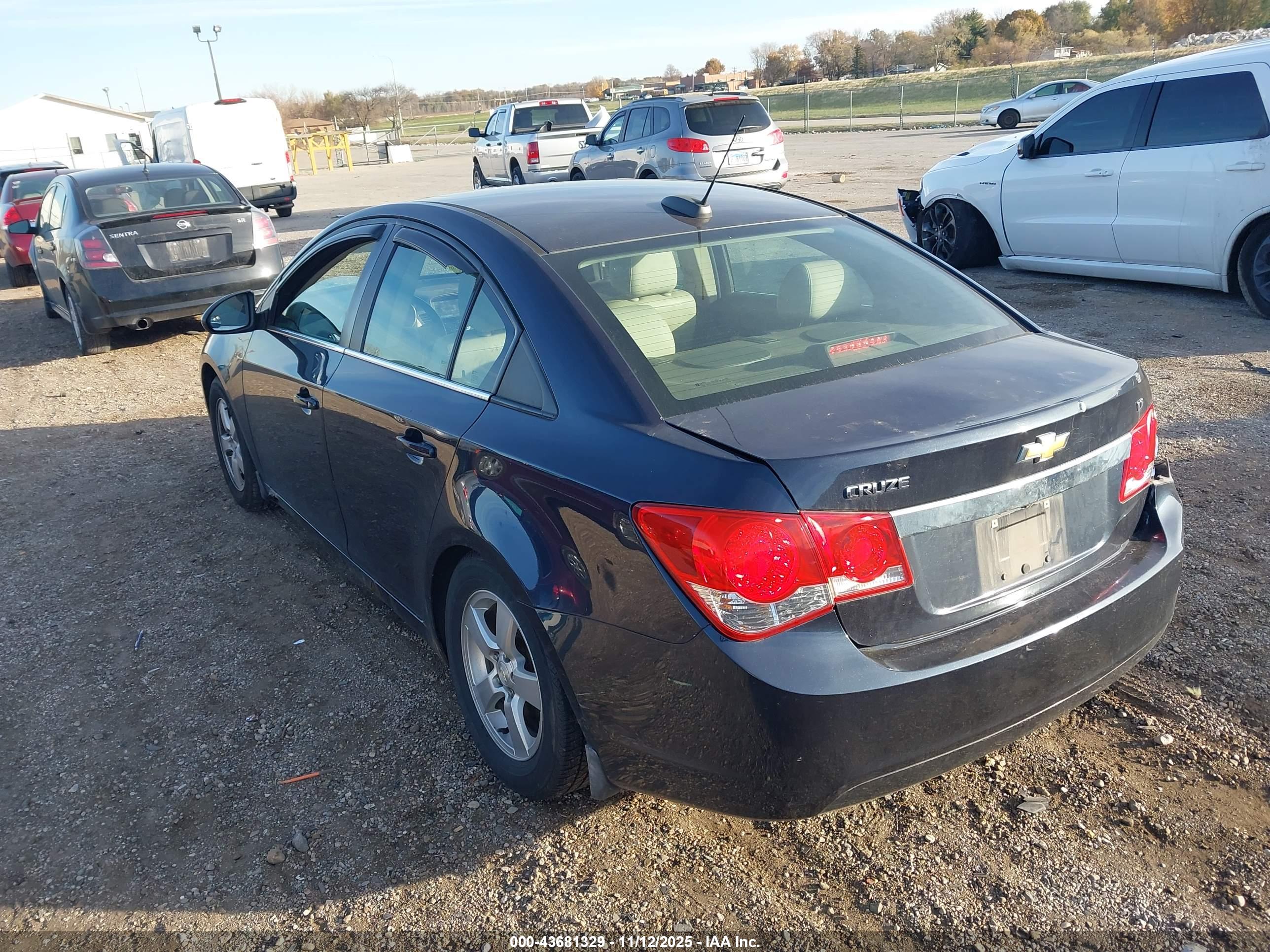 CHEVROLET CRUZE image 3