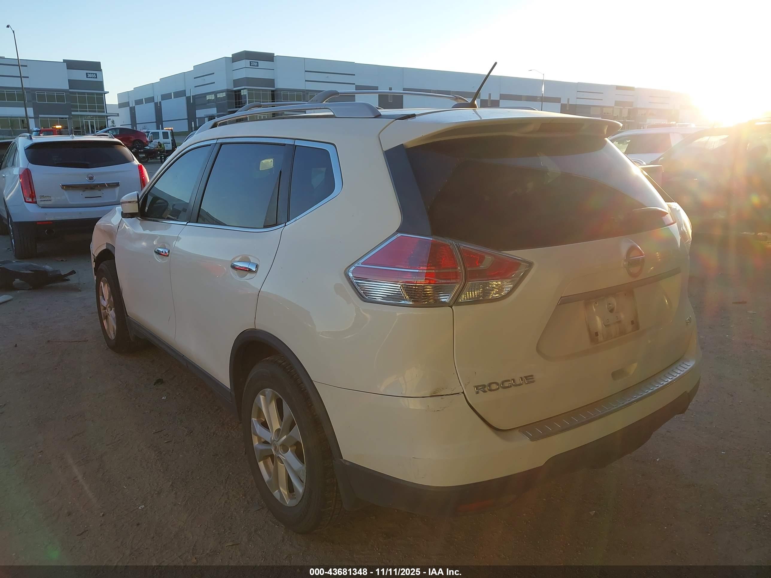 NISSAN ROGUE image 3