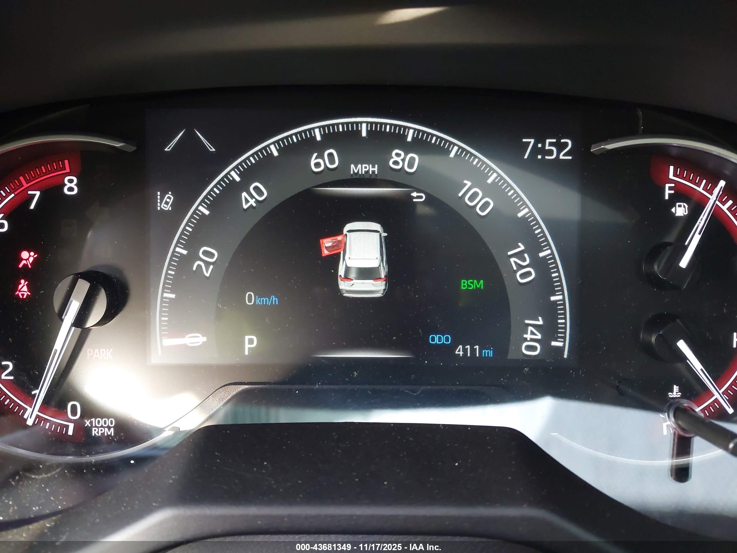 TOYOTA RAV4 image 7