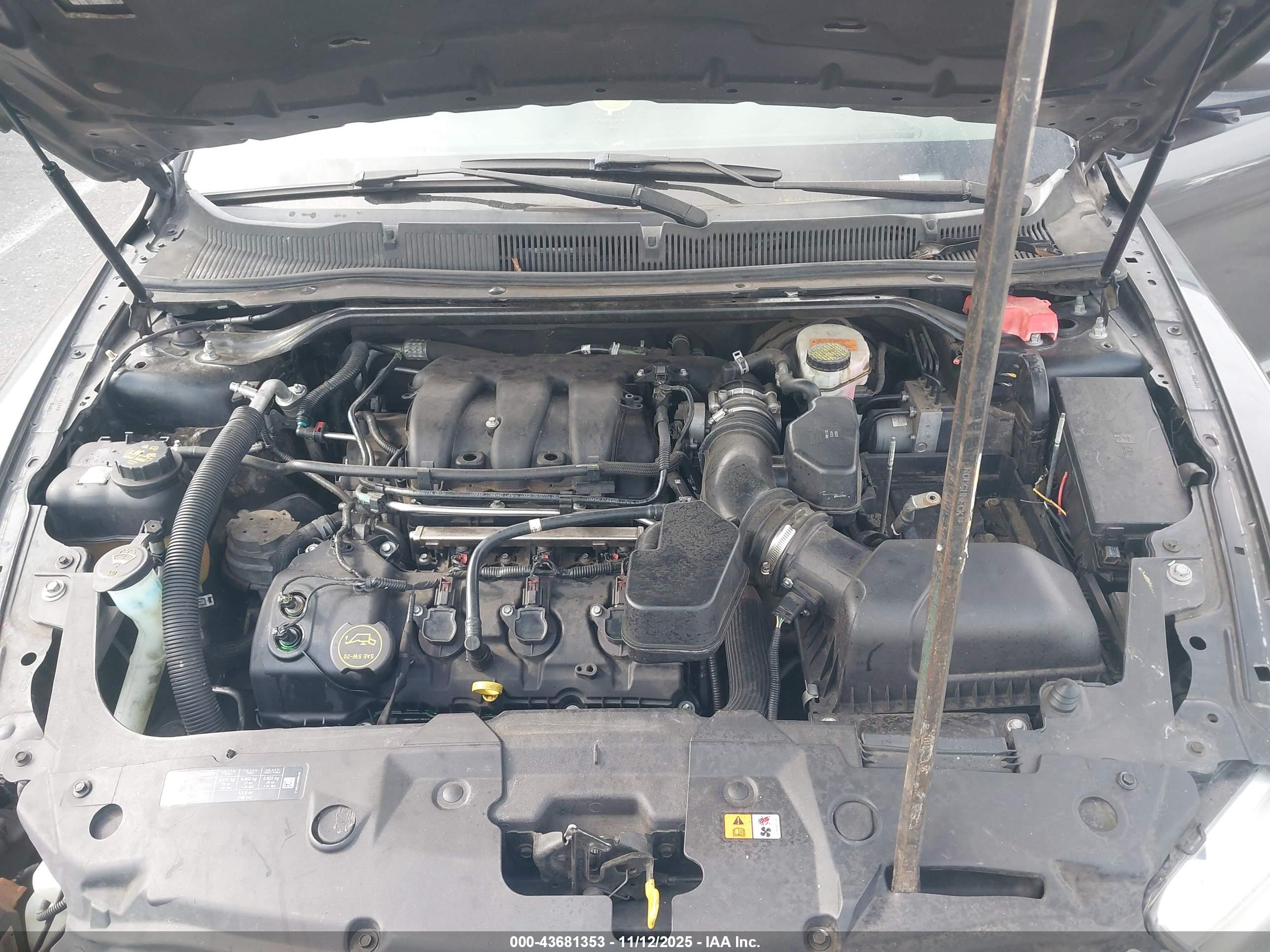 FORD TAURUS image 10