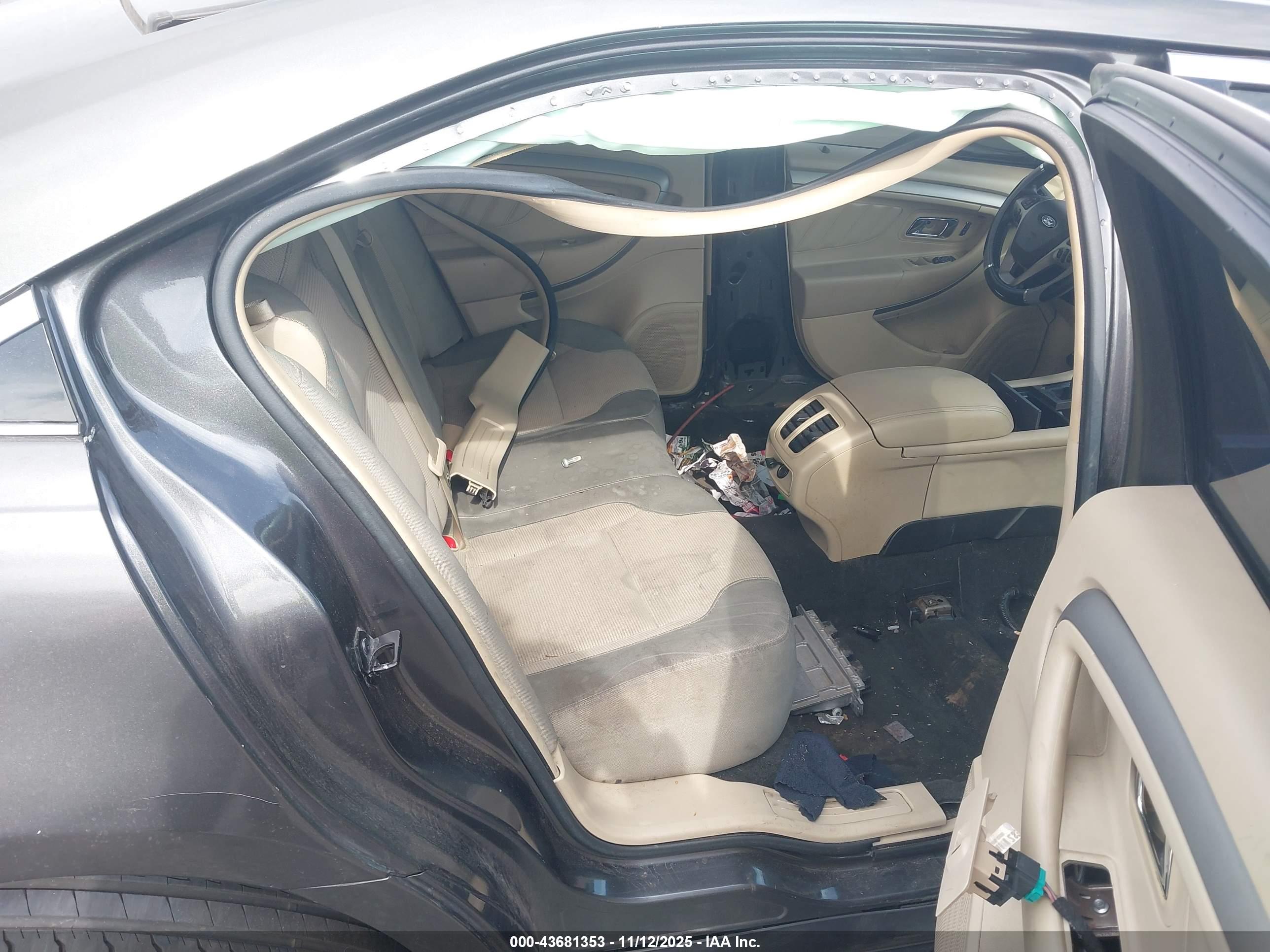 FORD TAURUS image 8