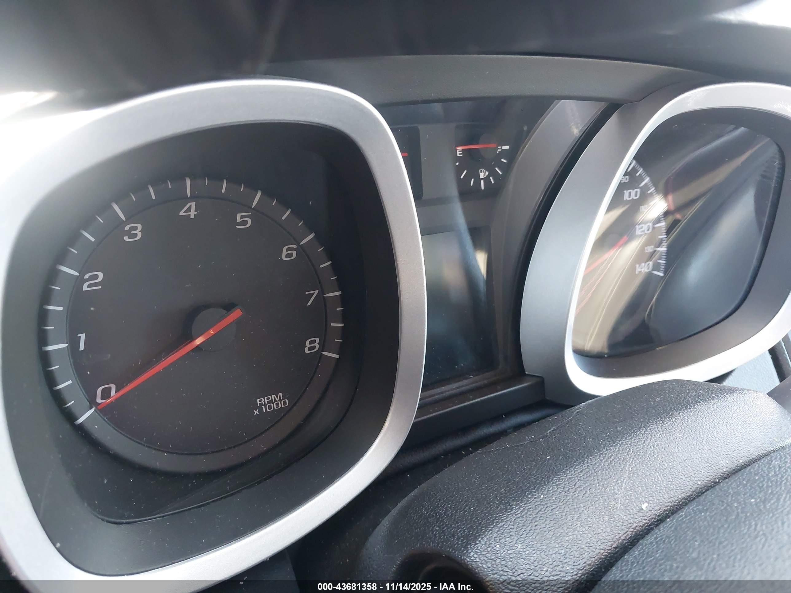 CHEVROLET EQUINOX image 7