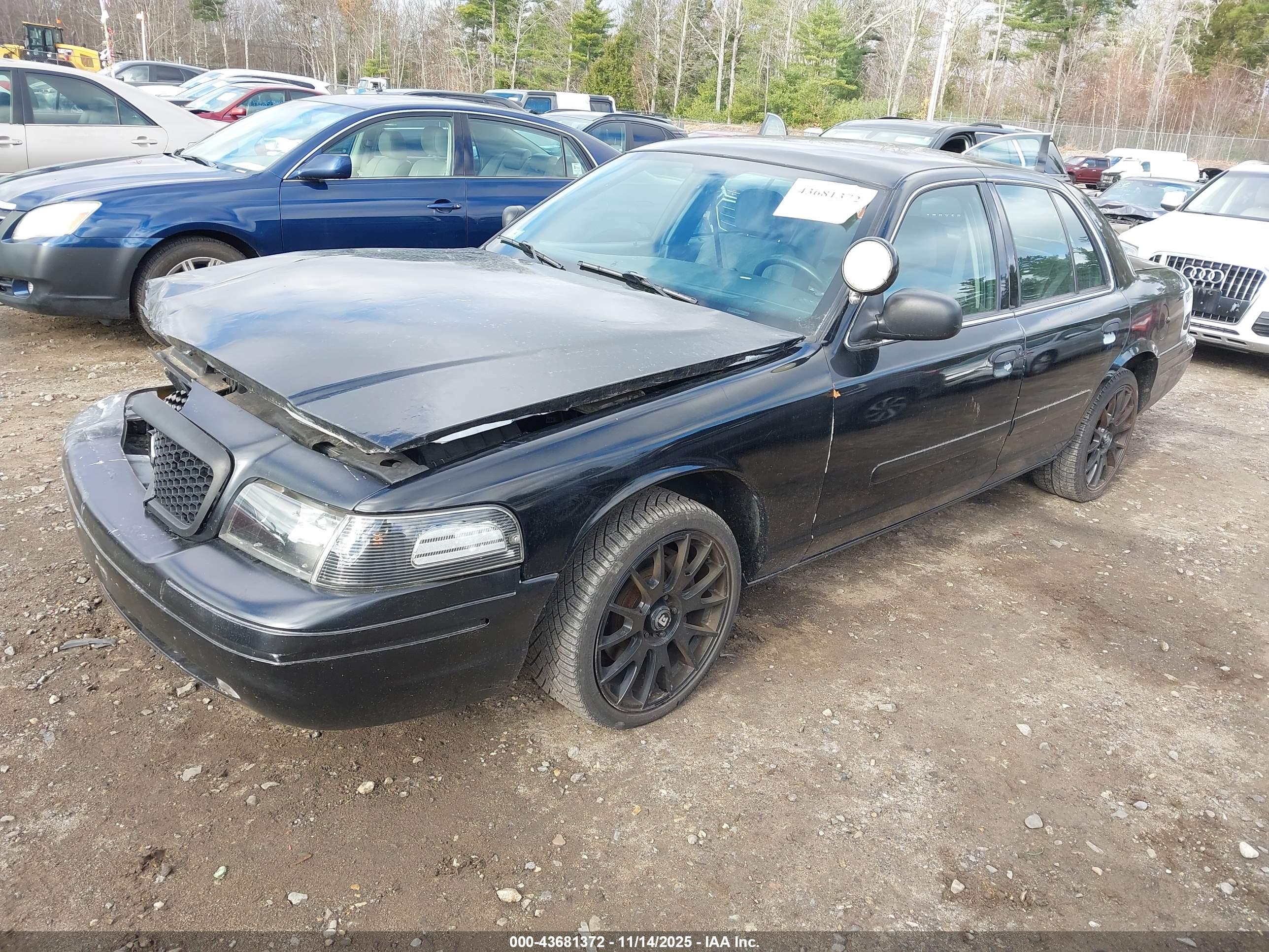 FORD CROWN image 2