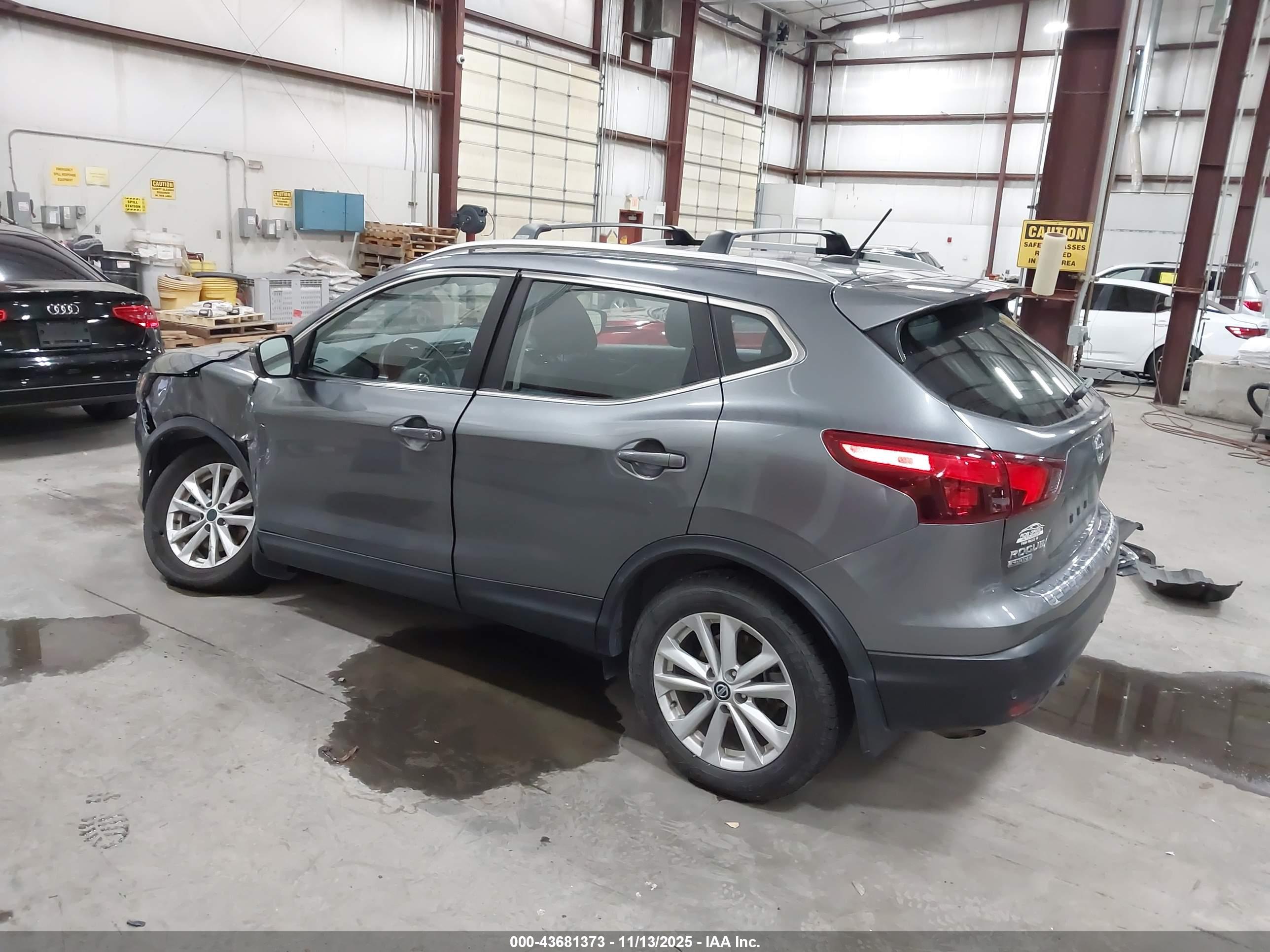 NISSAN ROGUE image 3