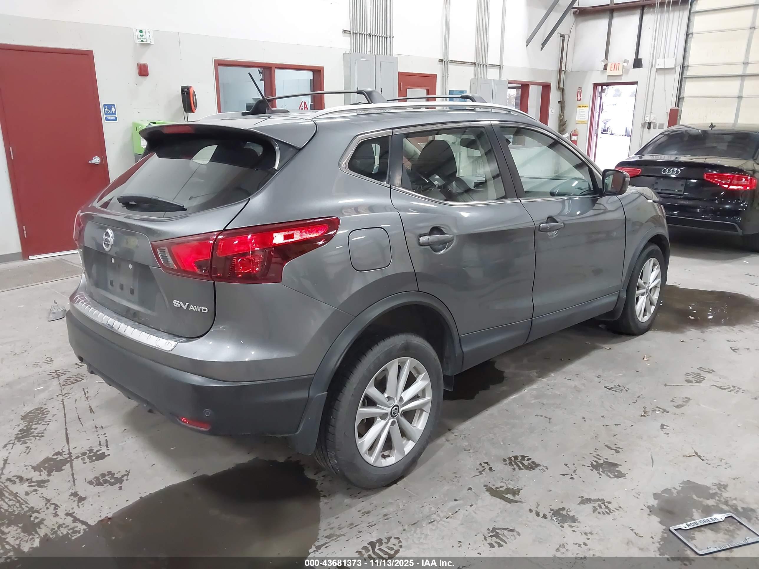 NISSAN ROGUE image 4
