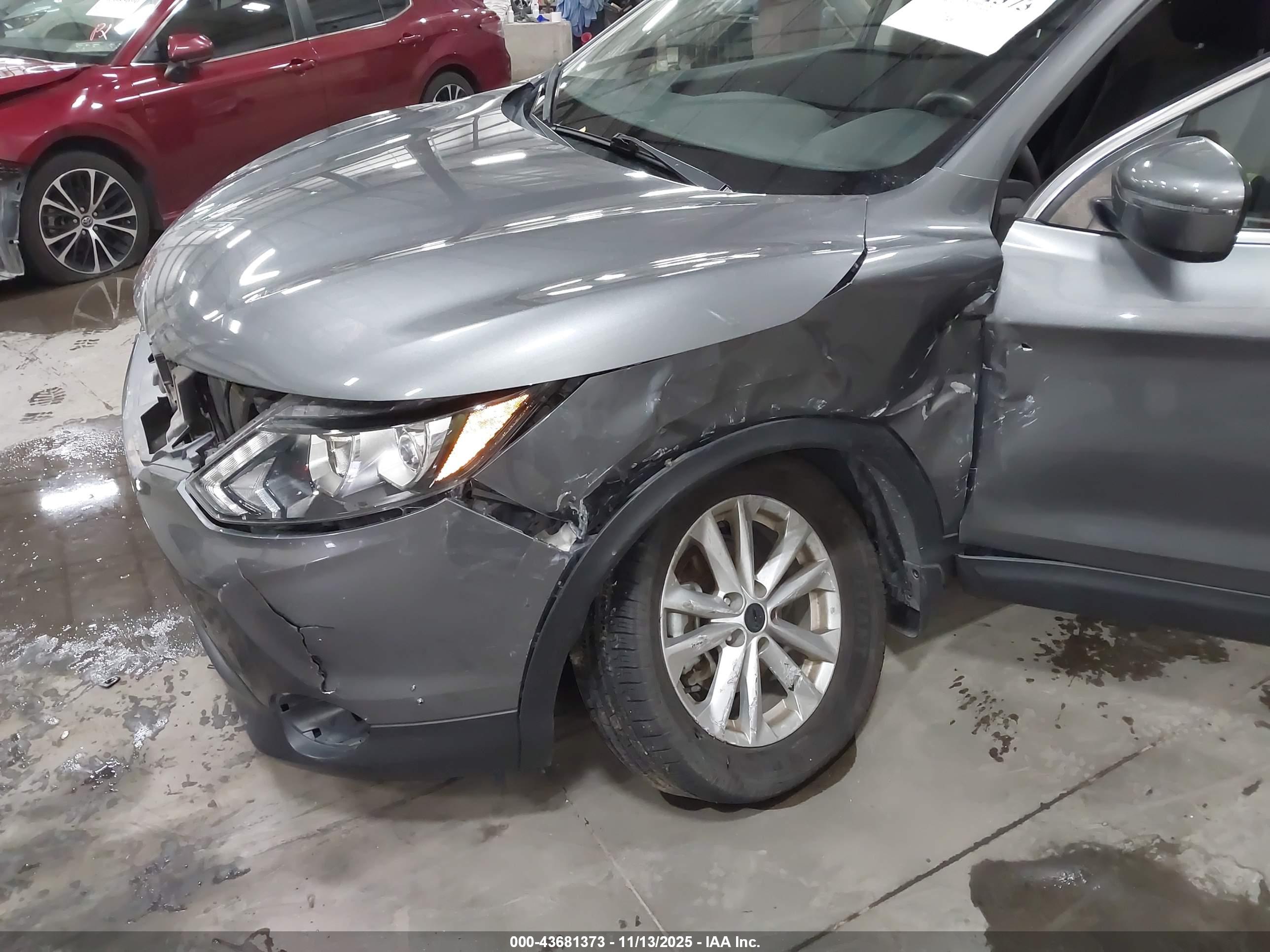 NISSAN ROGUE image 6