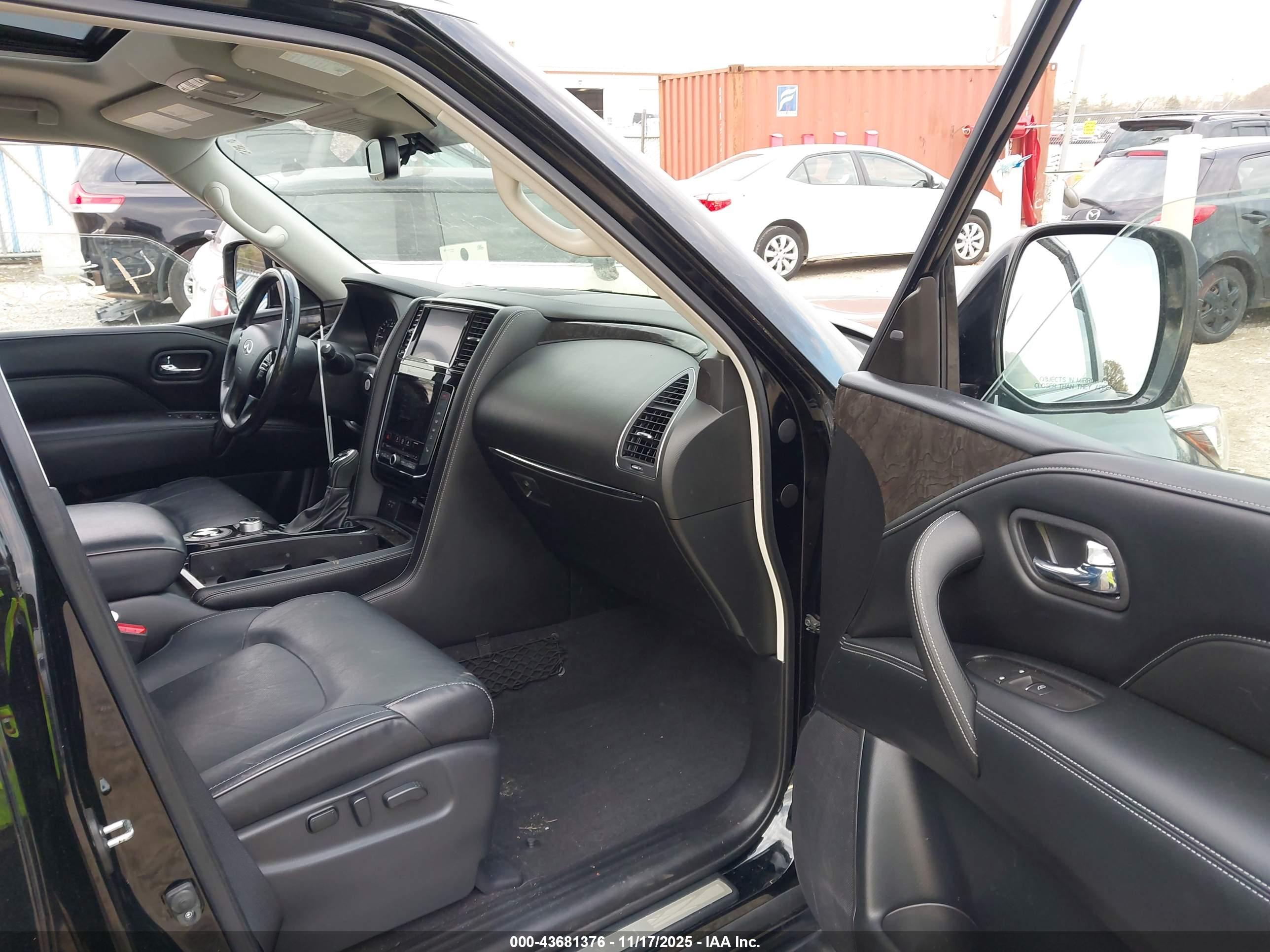 INFINITI QX80 image 5