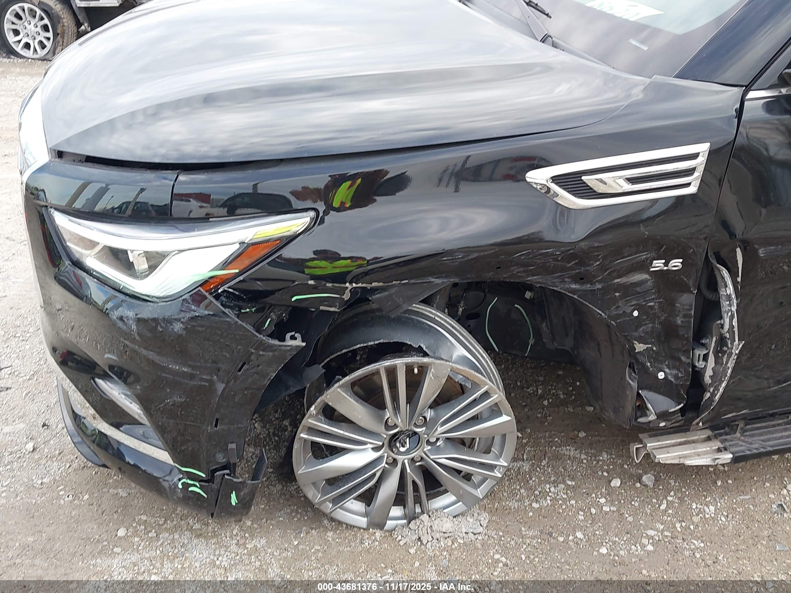 INFINITI QX80 image 6