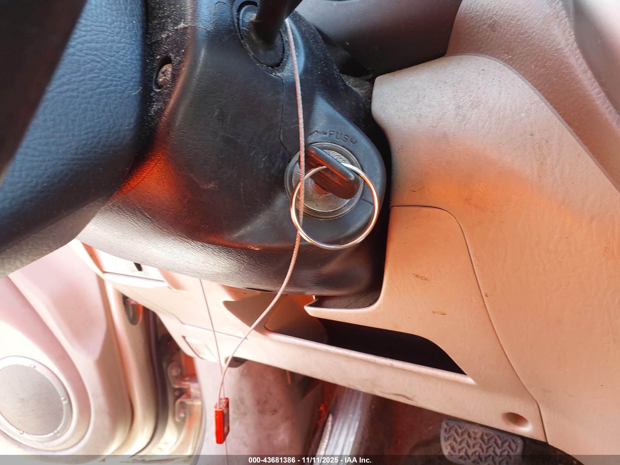 TOYOTA RAV4 image 11