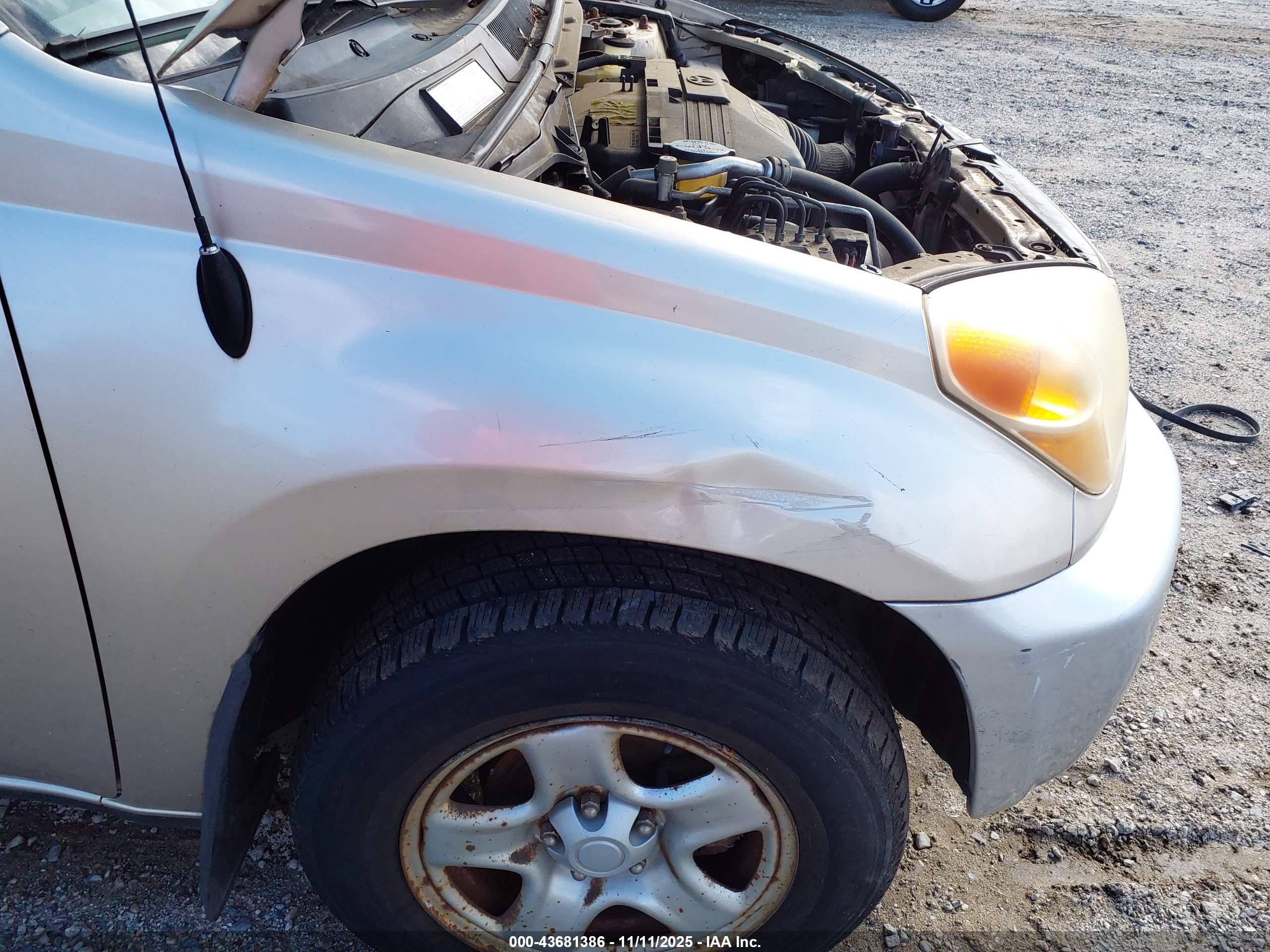 TOYOTA RAV4 image 6