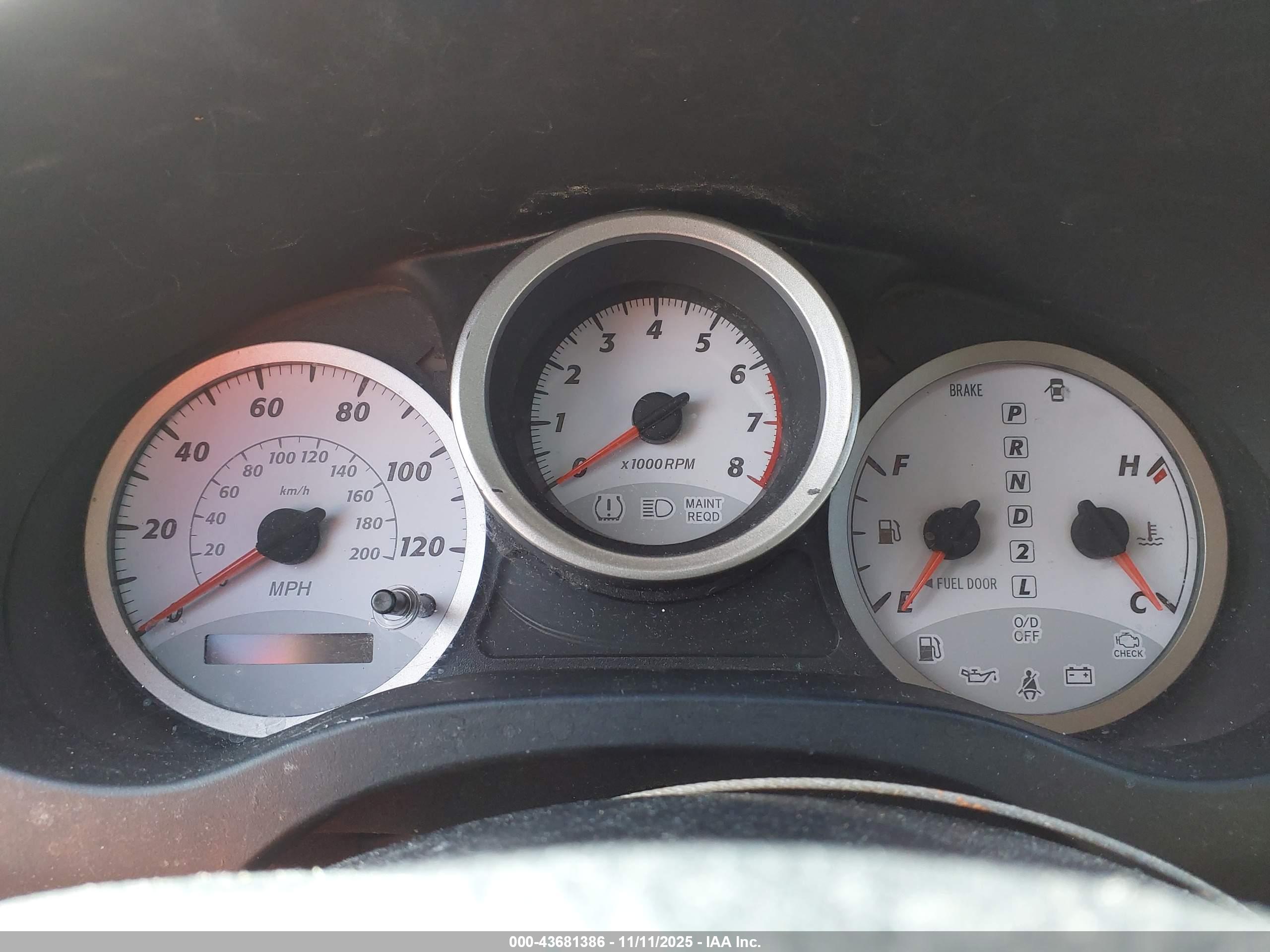 TOYOTA RAV4 image 7