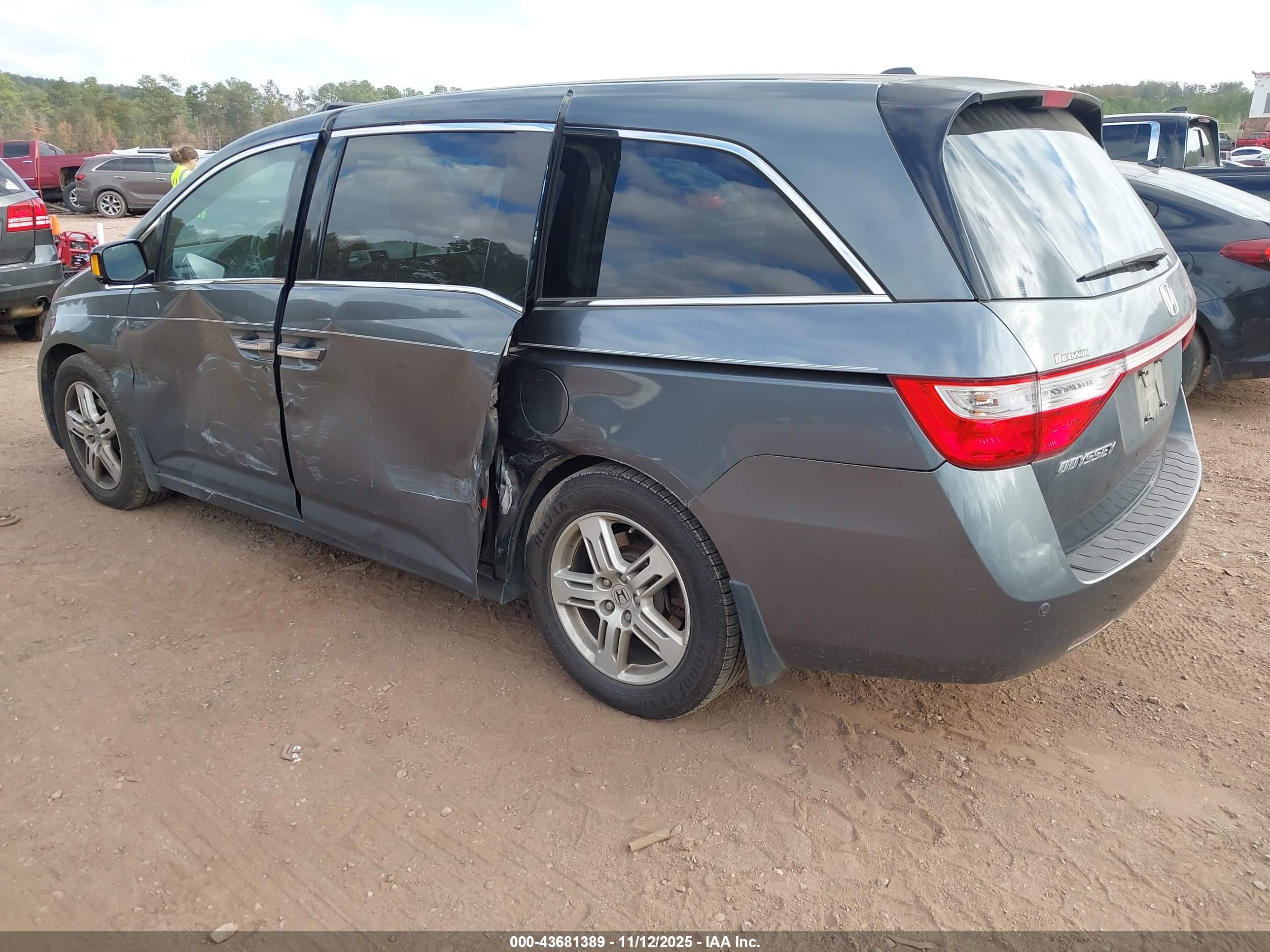 HONDA ODYSSEY image 3