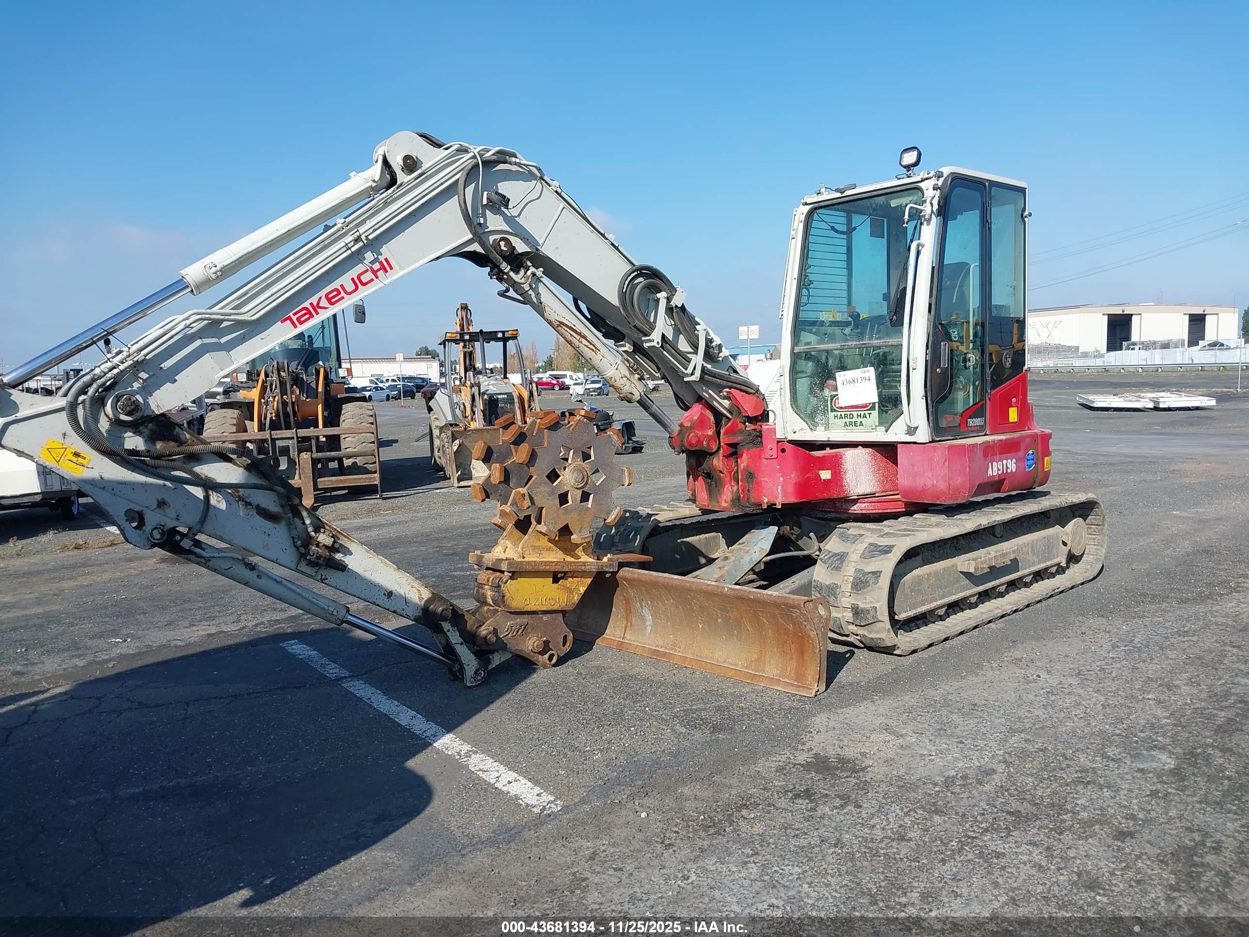 TAKEUCHI TB280FR image 2