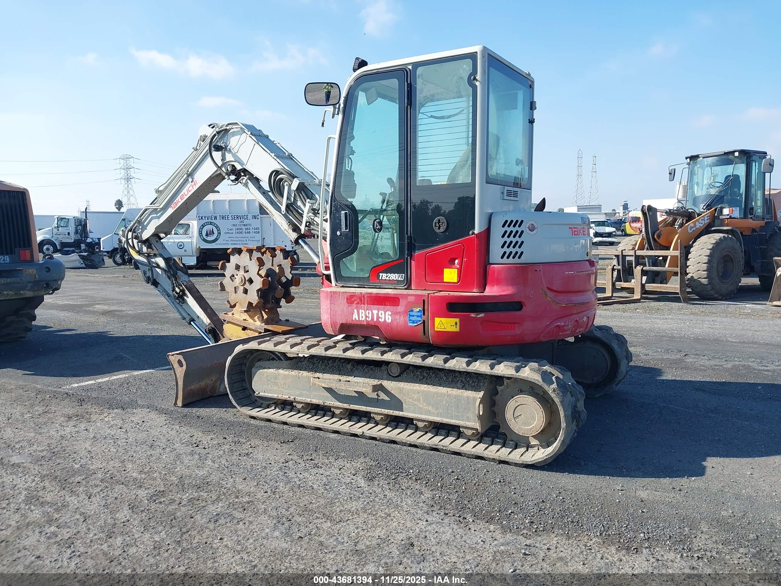TAKEUCHI TB280FR image 3