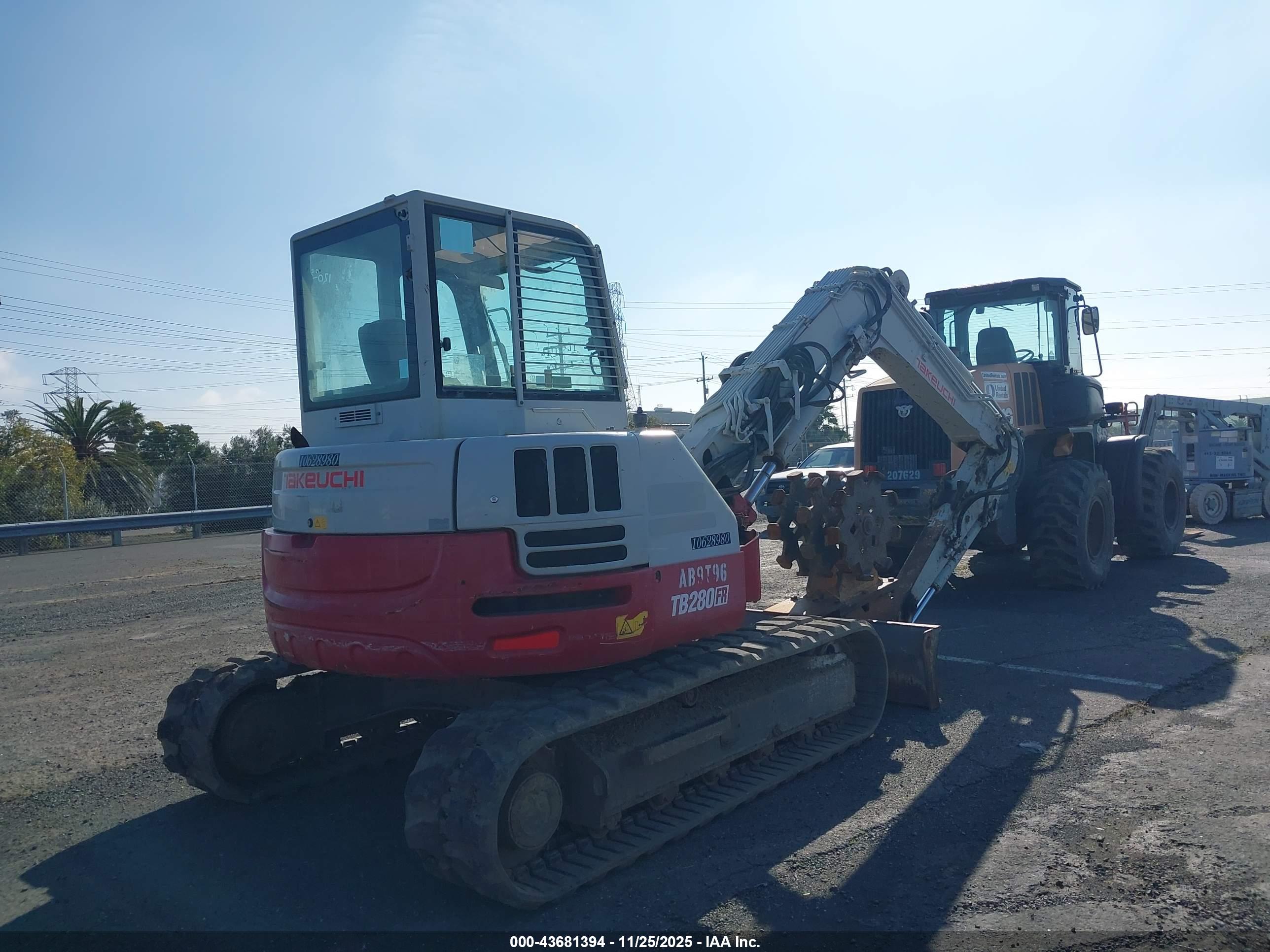 TAKEUCHI TB280FR image 4