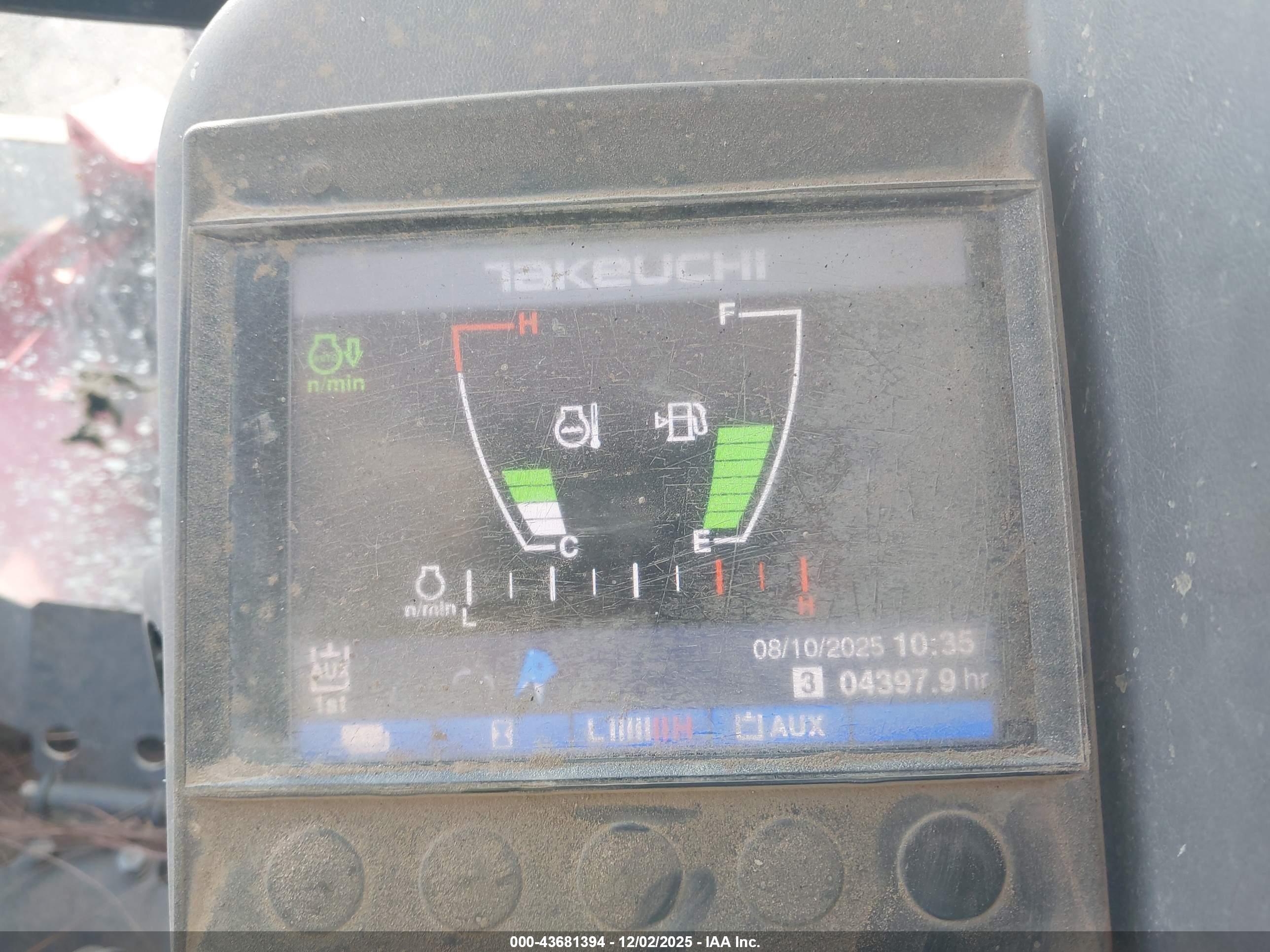 TAKEUCHI TB280FR image 7