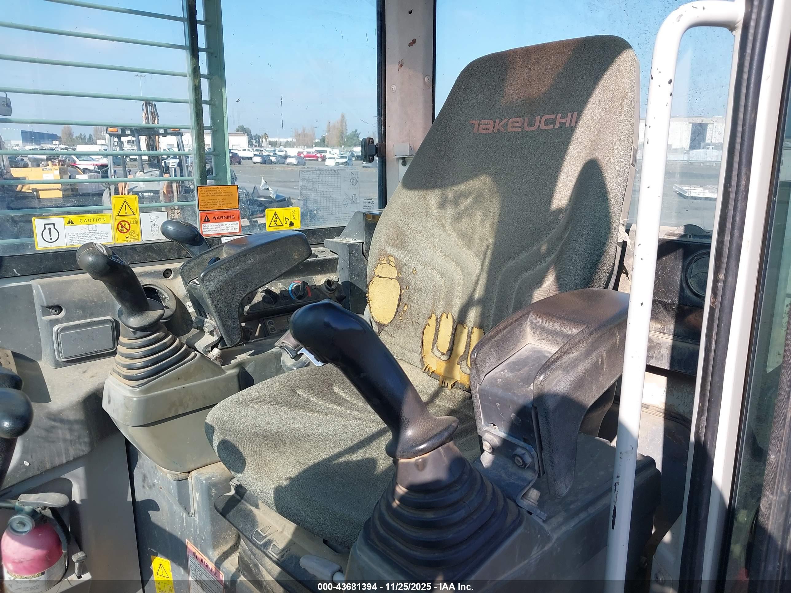 TAKEUCHI TB280FR image 8